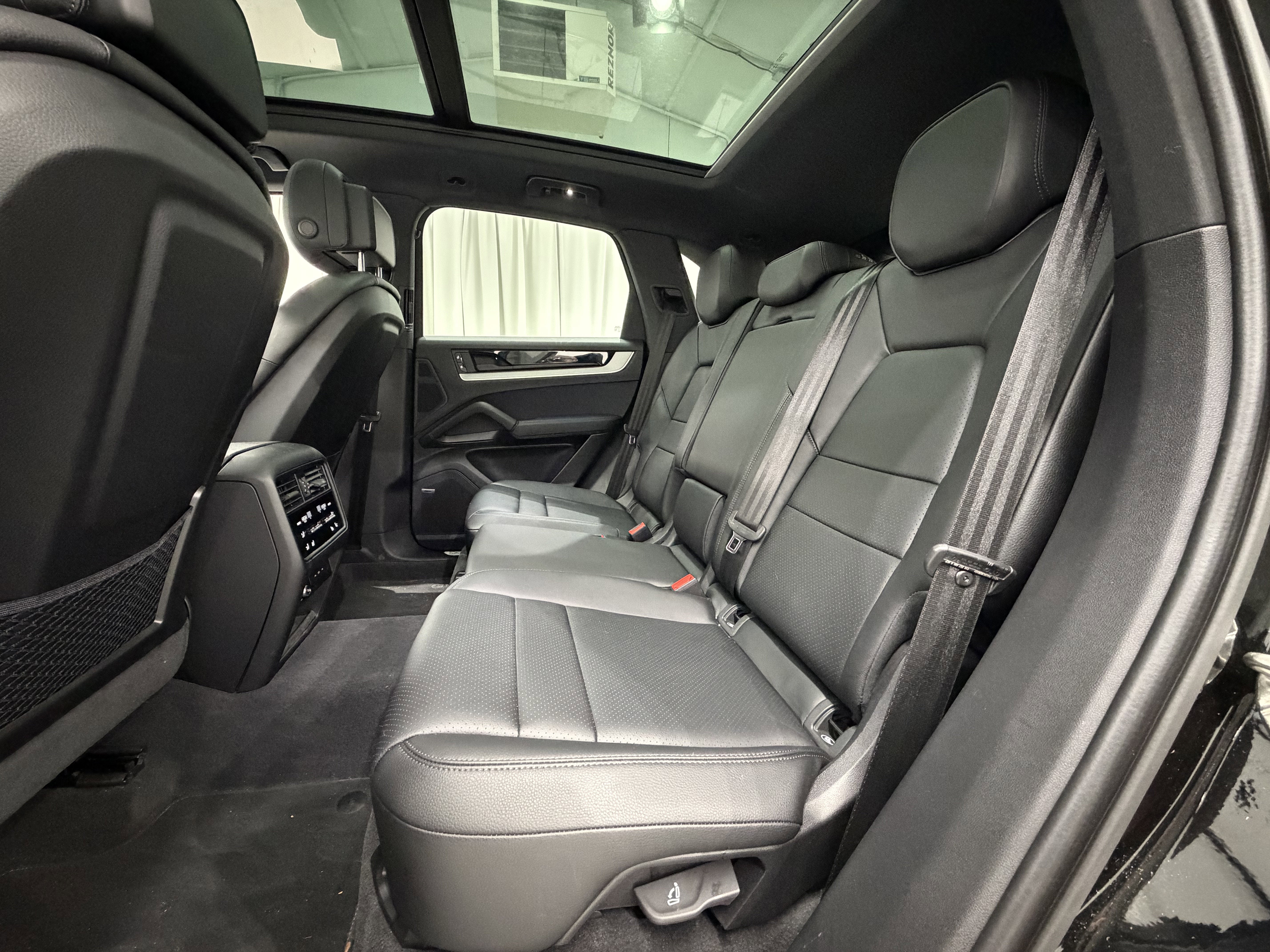 2025 Porsche Cayenne AWD