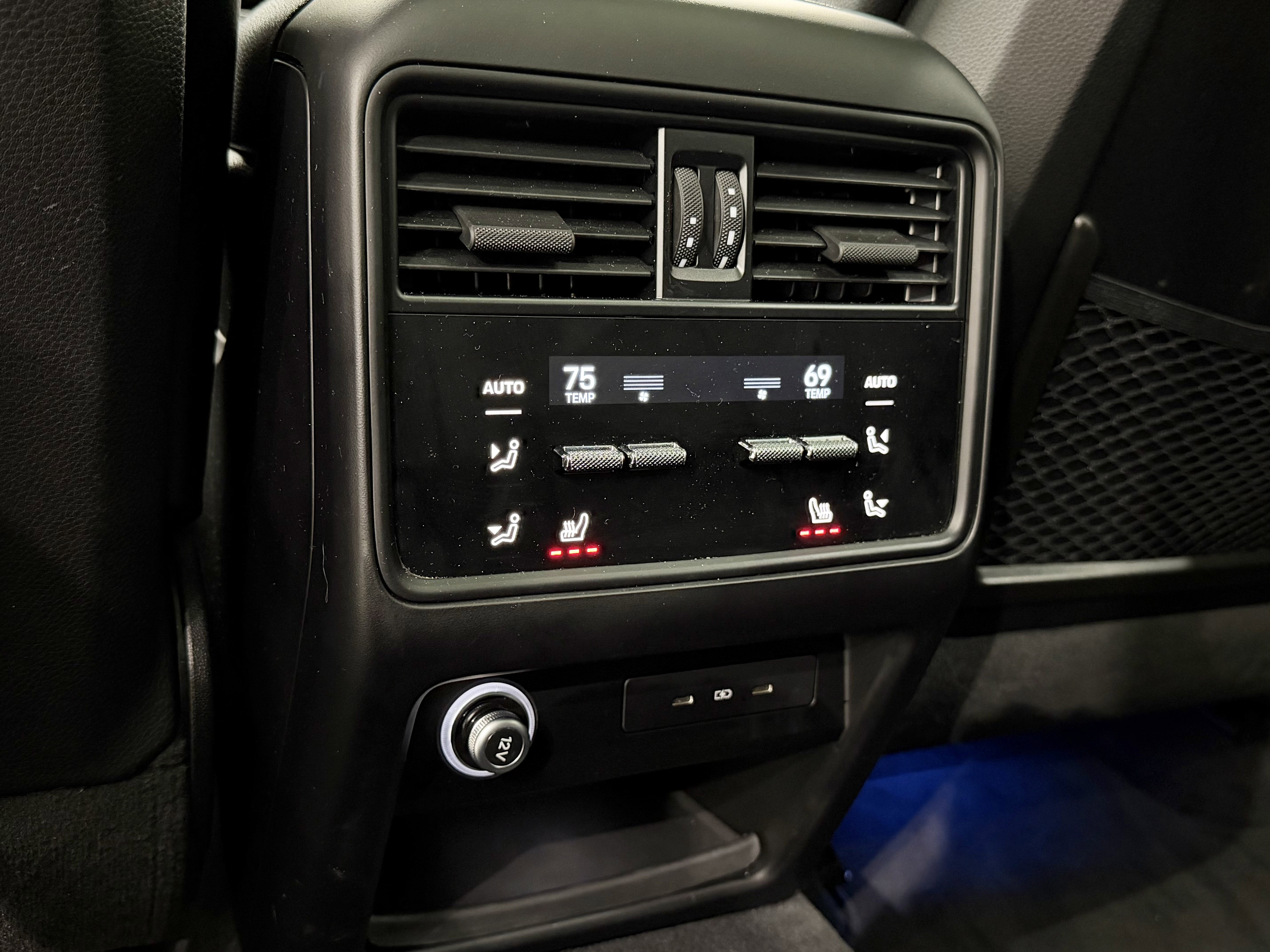 2025 Porsche Cayenne AWD