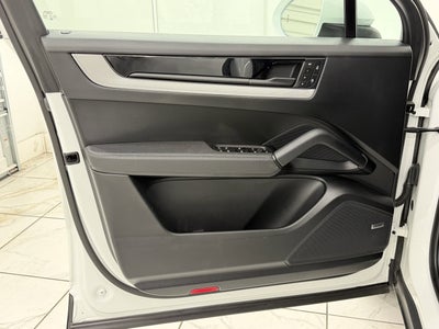 2025 Porsche Cayenne AWD