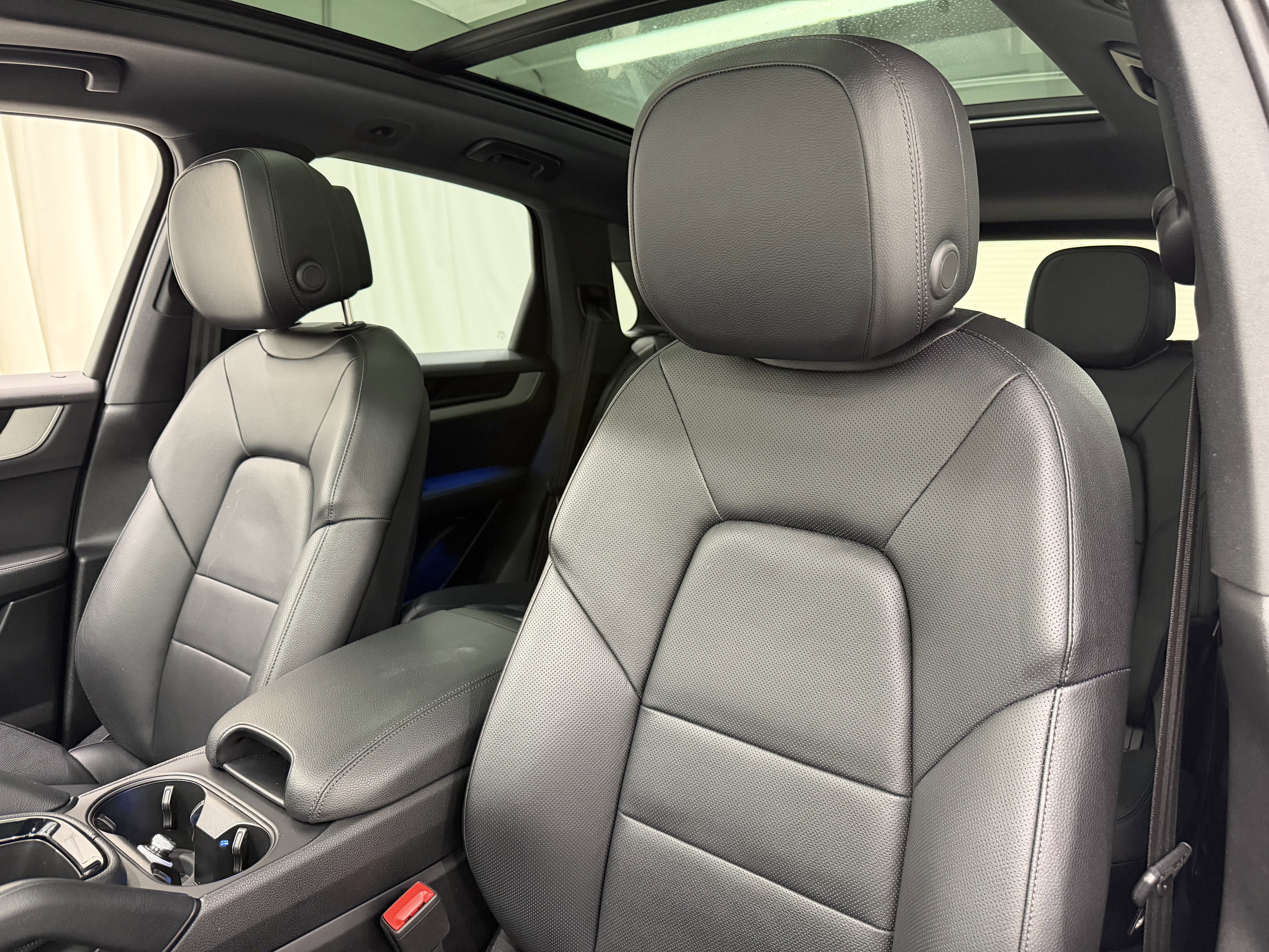 2025 Porsche Cayenne AWD