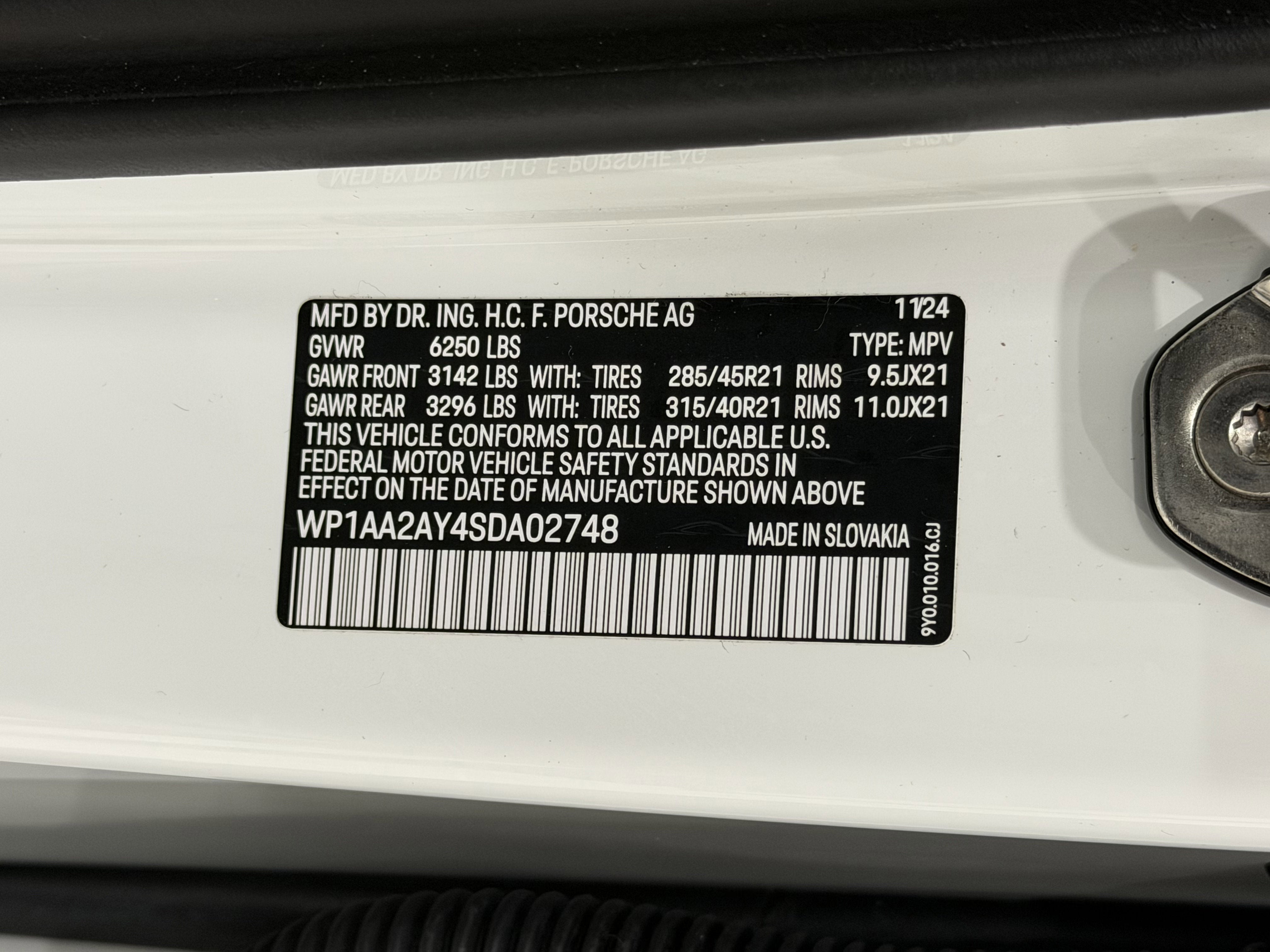 2025 Porsche Cayenne AWD