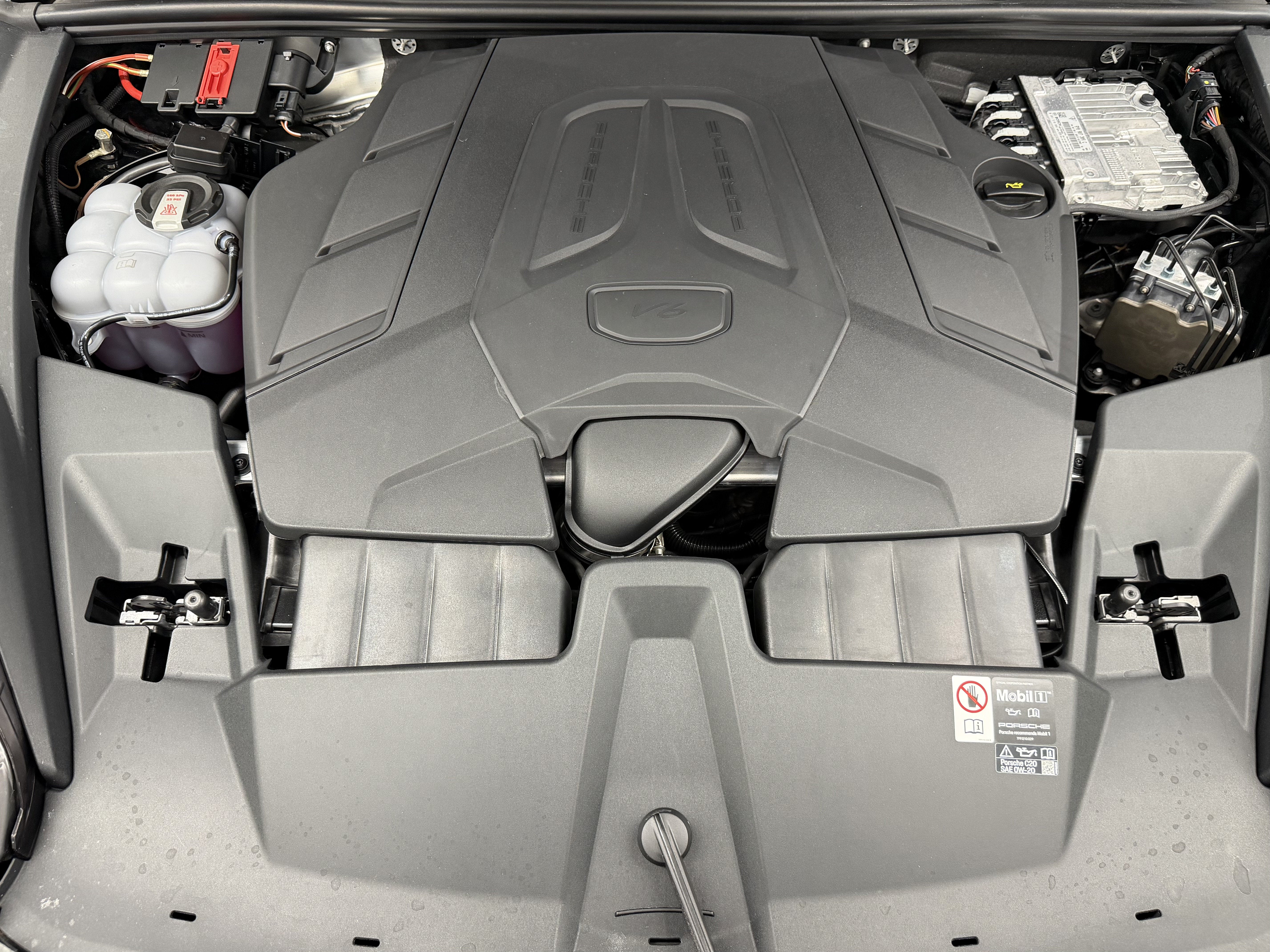 2026 Porsche Cayenne AWD