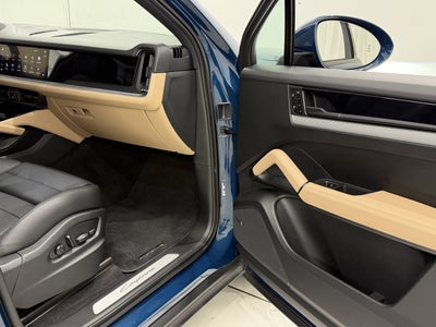 2024 Porsche Cayenne AWD