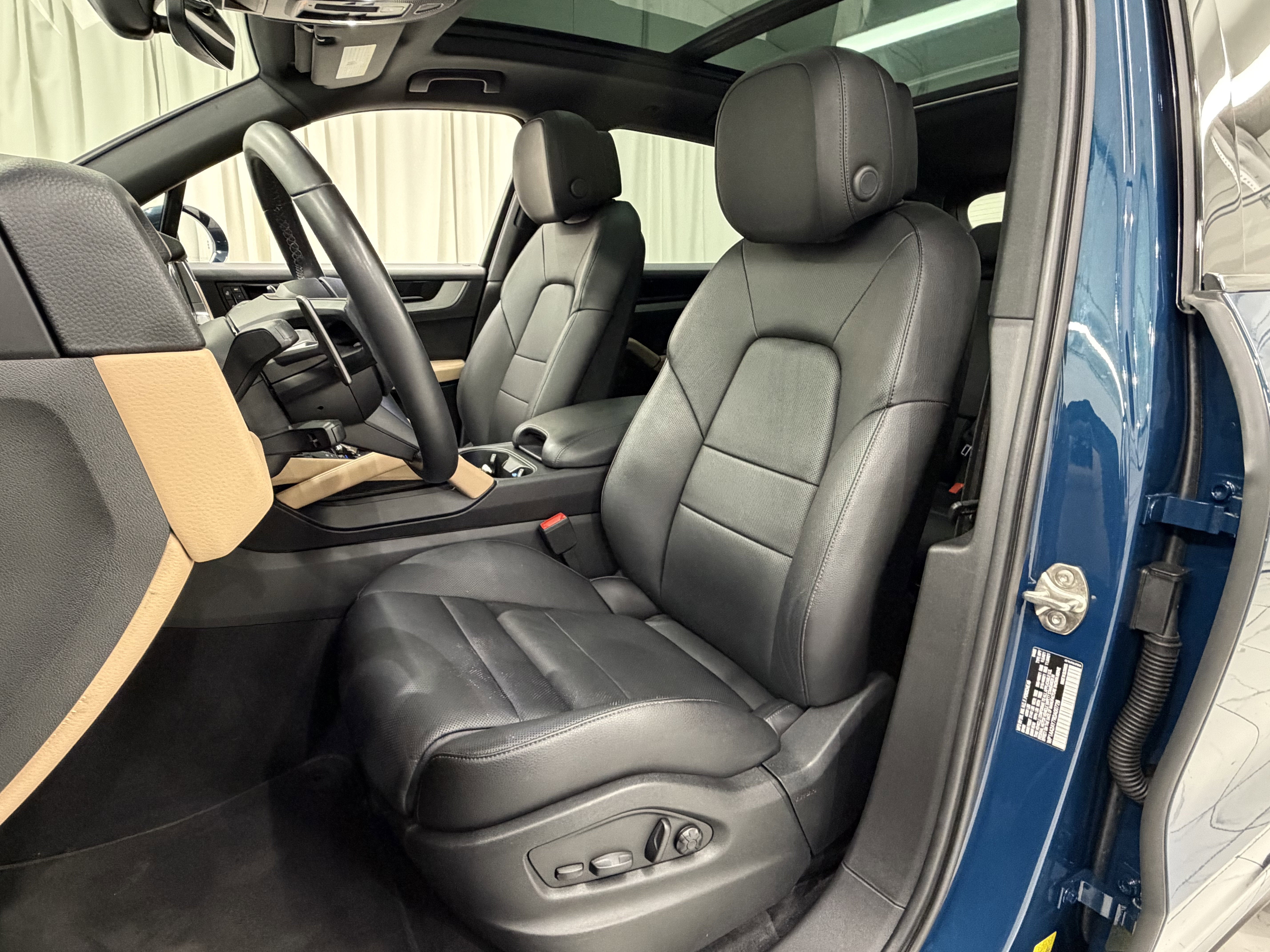 2024 Porsche Cayenne AWD