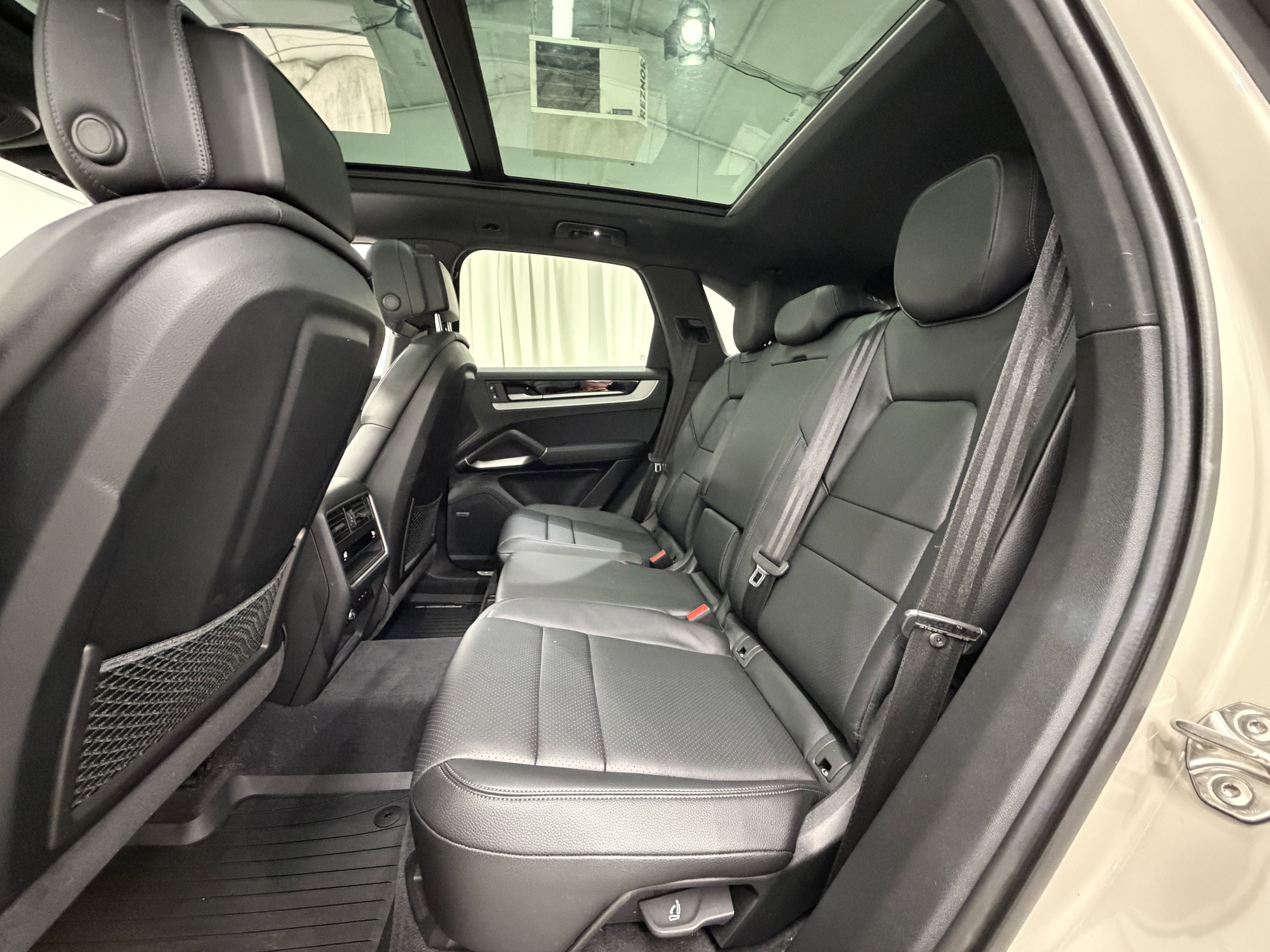 2024 Porsche Cayenne AWD
