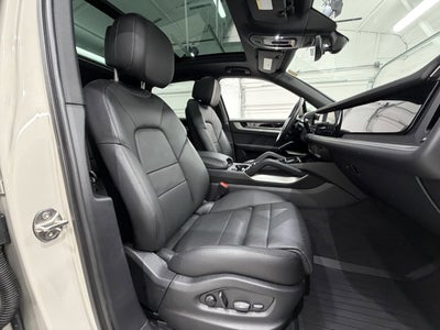 2024 Porsche Cayenne AWD