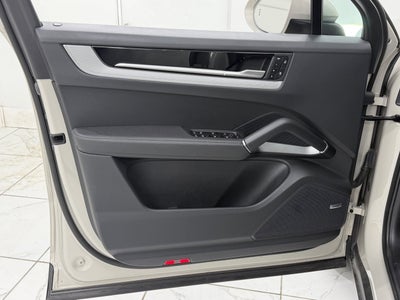 2024 Porsche Cayenne AWD