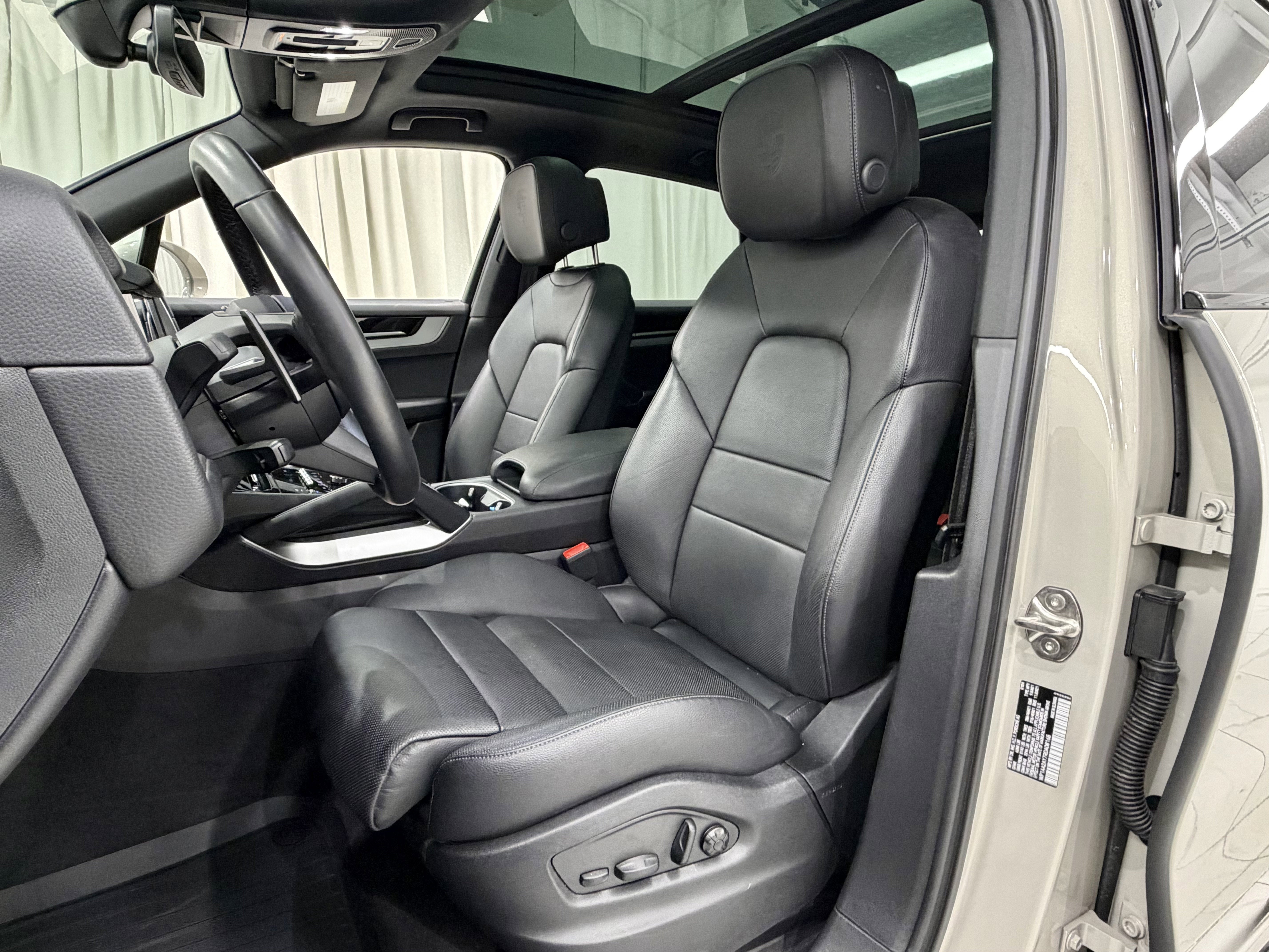2024 Porsche Cayenne AWD