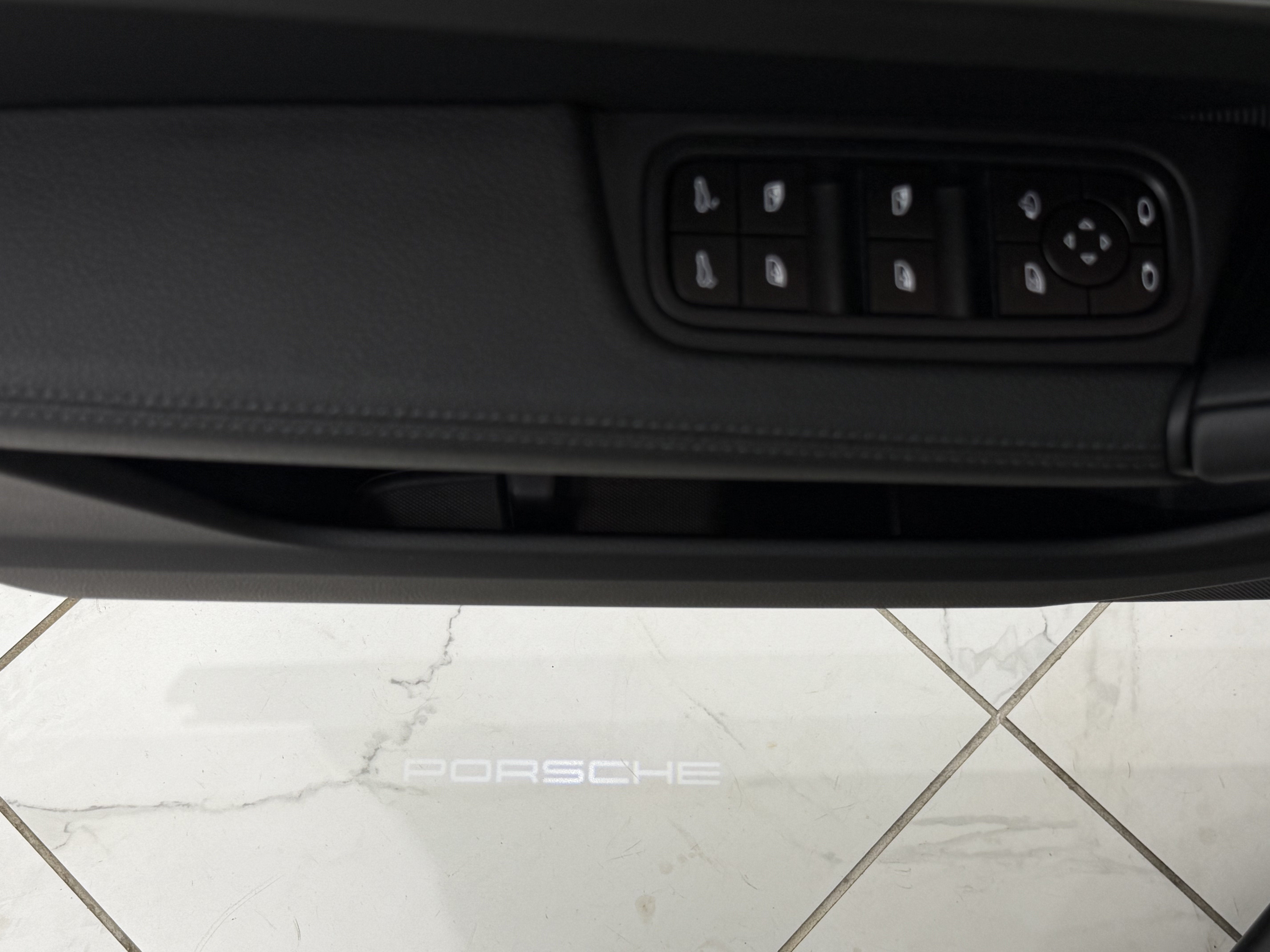 2024 Porsche Cayenne AWD