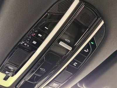 2022 Porsche Cayenne Platinum Edition