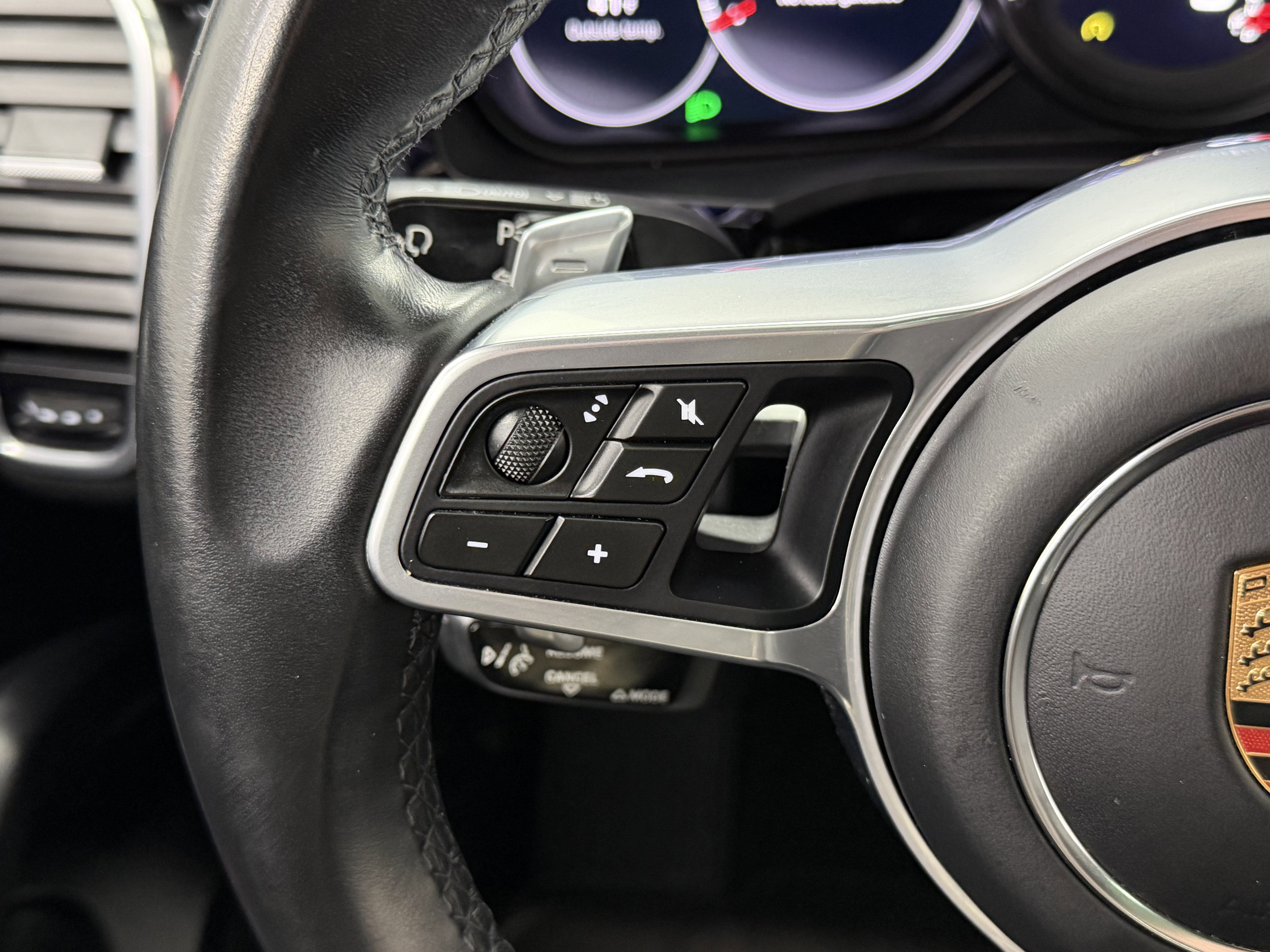 2022 Porsche Cayenne Platinum Edition