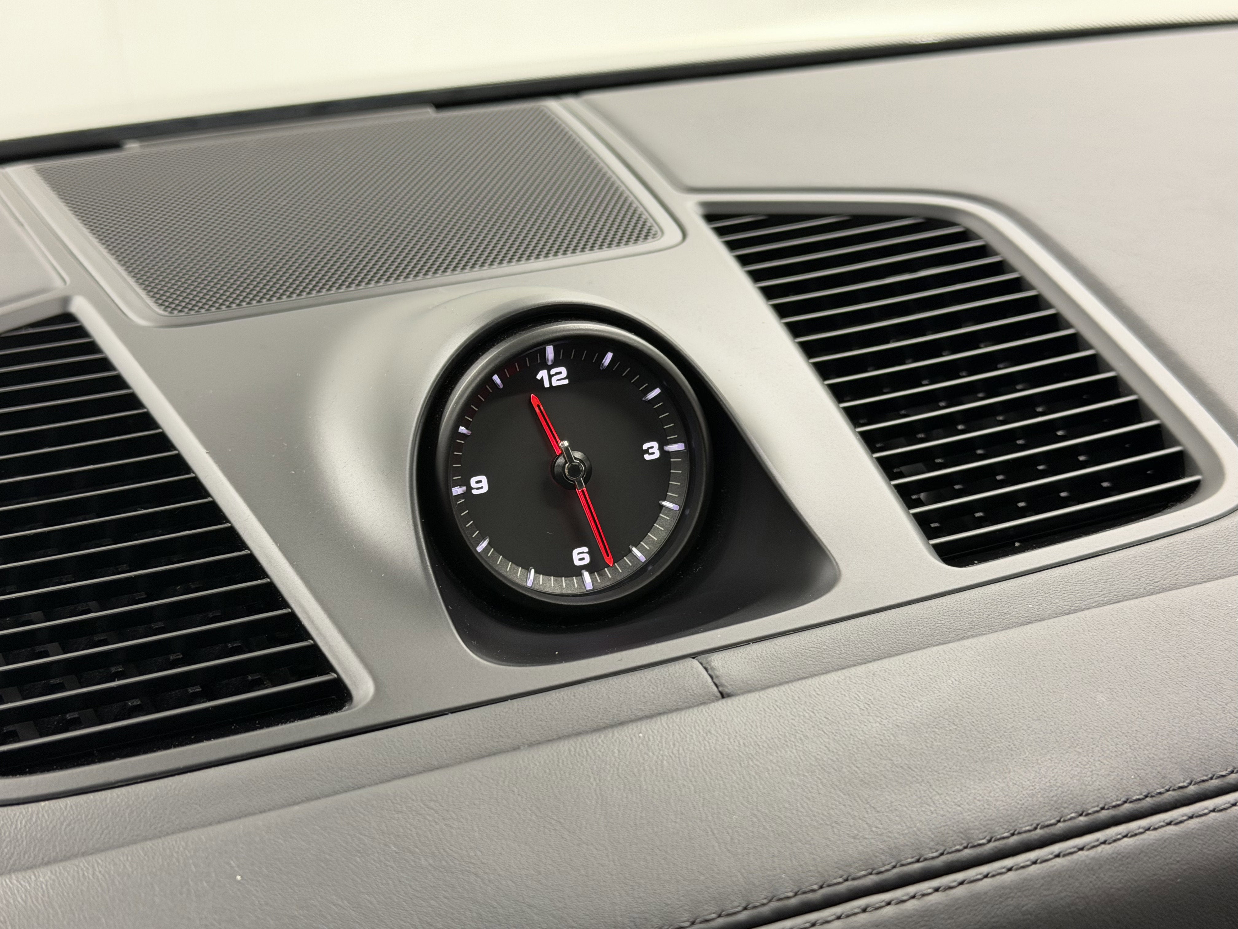 2022 Porsche Cayenne Platinum Edition