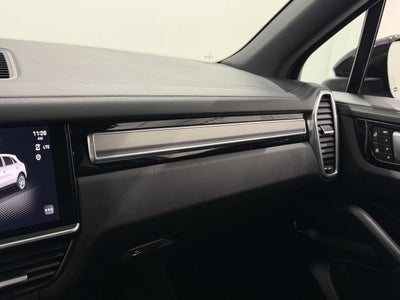 2022 Porsche Cayenne Platinum Edition