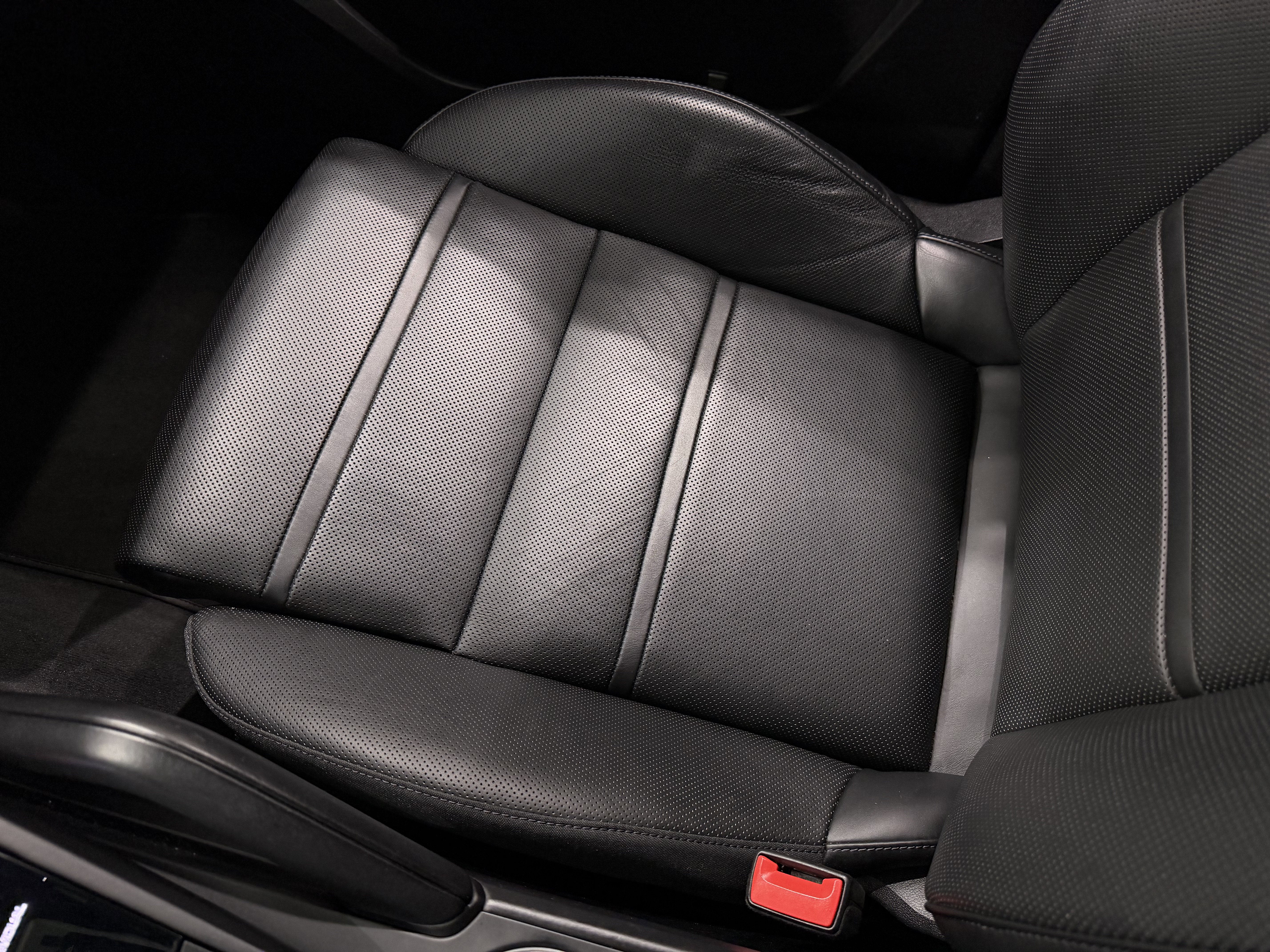 2022 Porsche Cayenne Platinum Edition