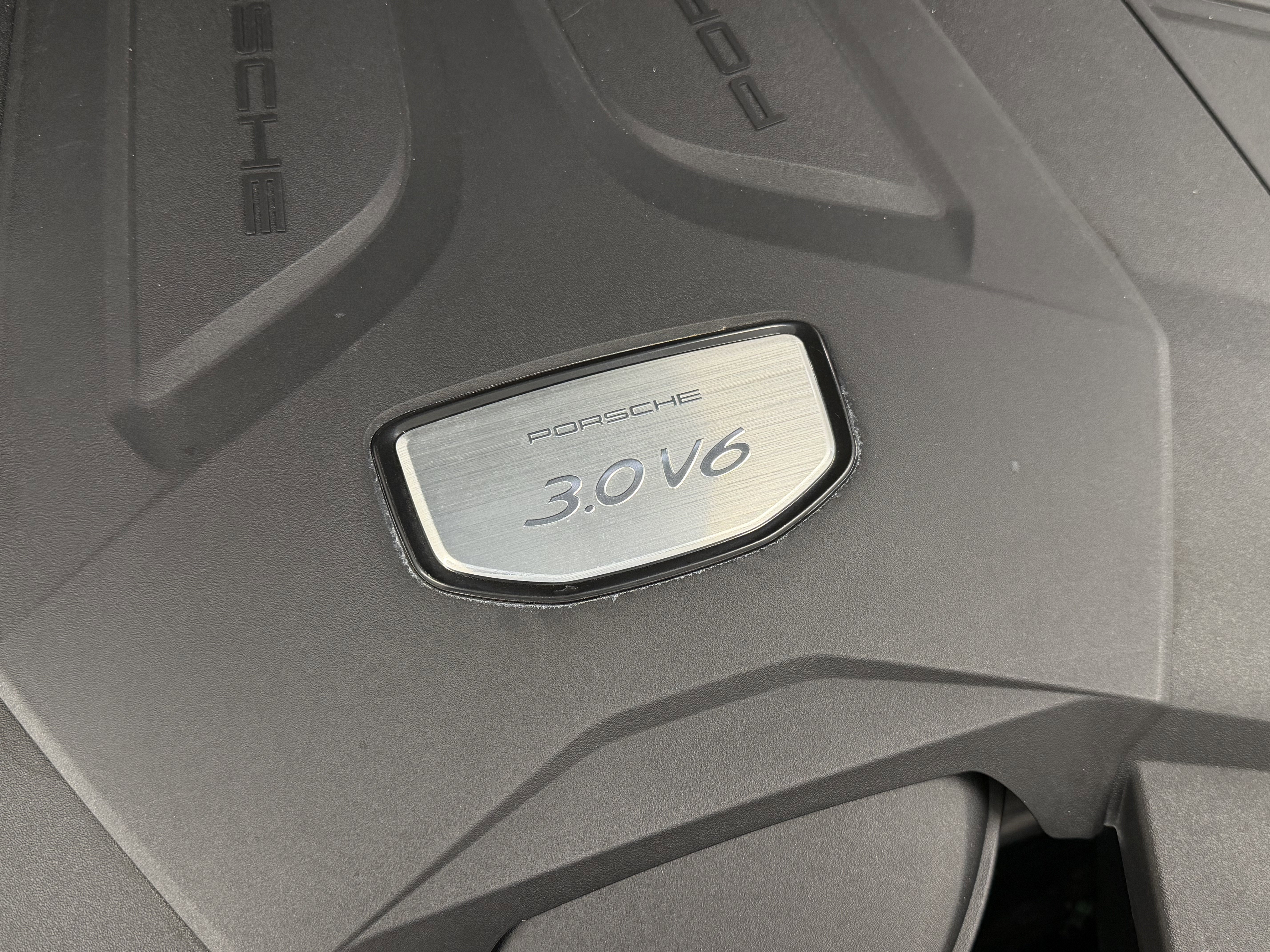 2022 Porsche Cayenne Platinum Edition