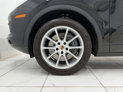 2023 Porsche Cayenne Base
