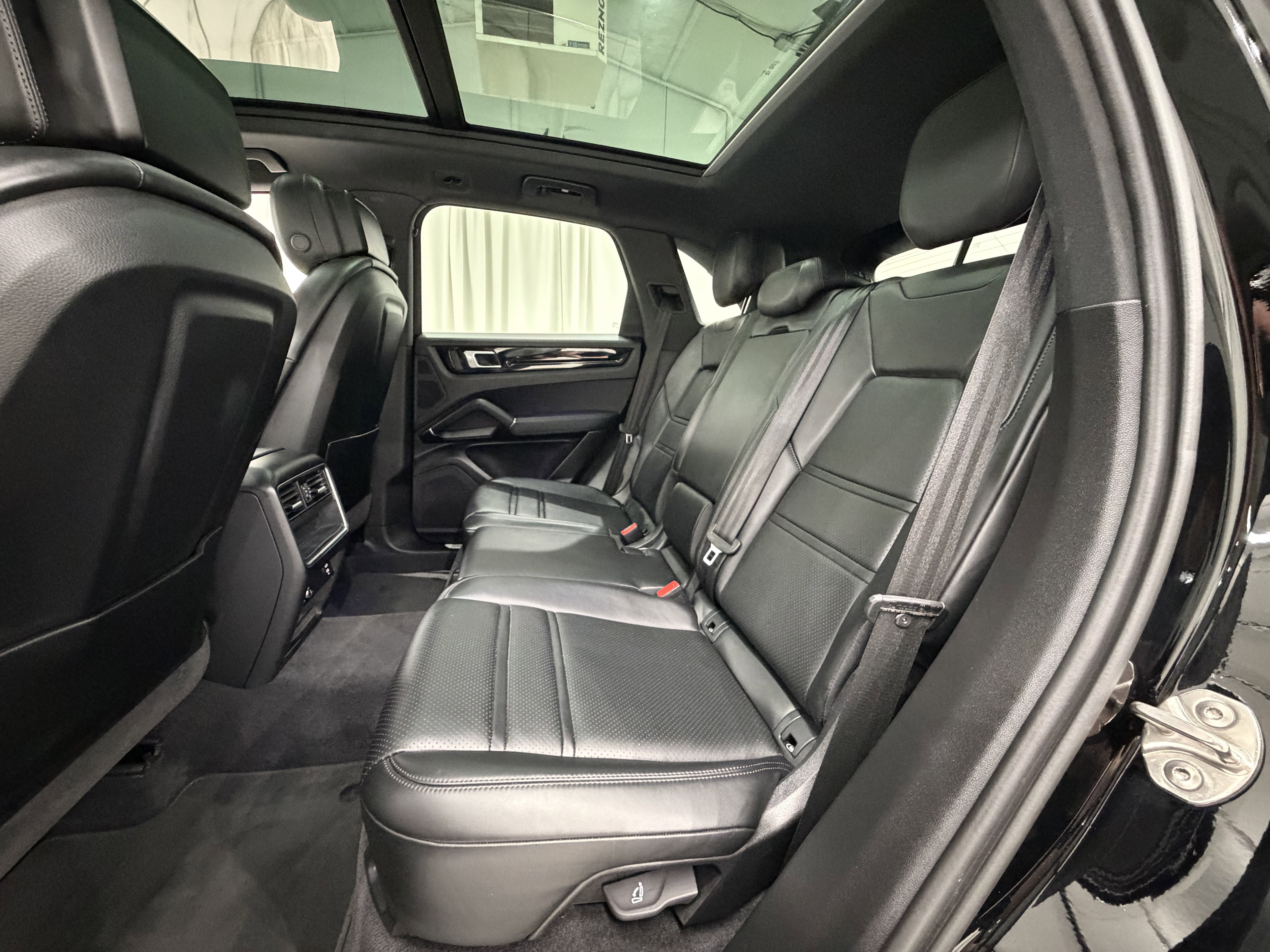 2023 Porsche Cayenne Base