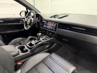 2023 Porsche Cayenne Base