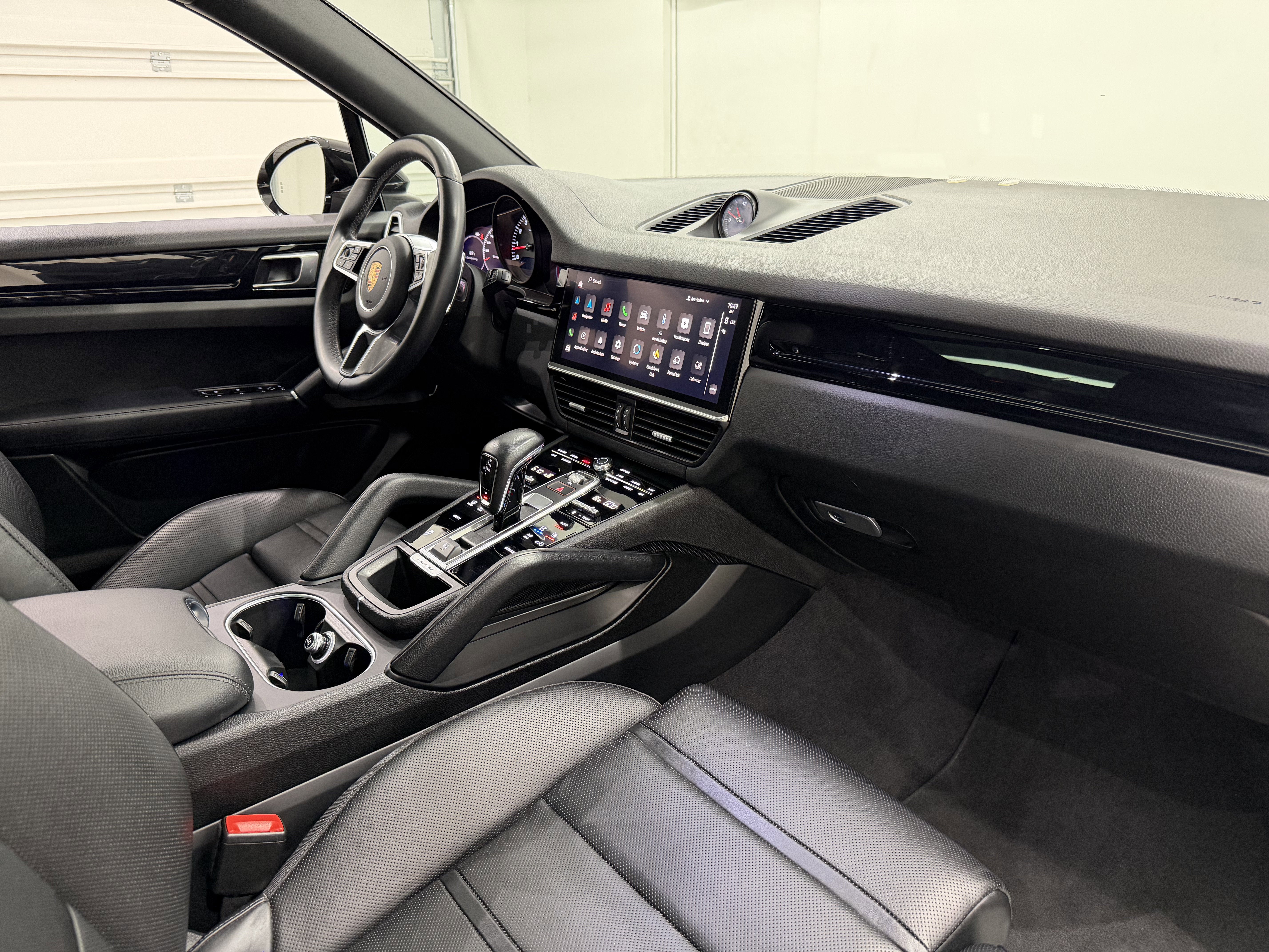 2023 Porsche Cayenne Base