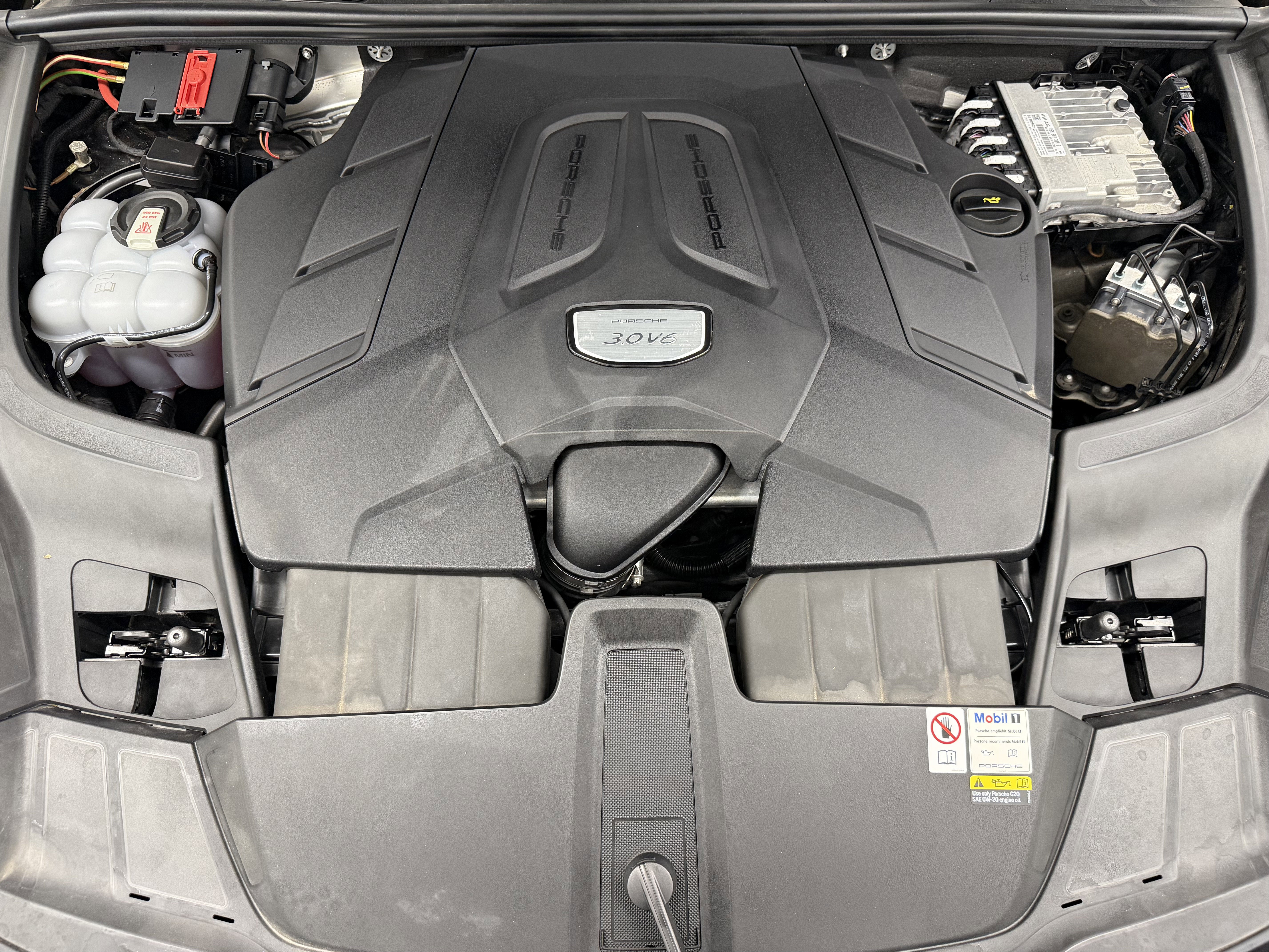 2023 Porsche Cayenne Base