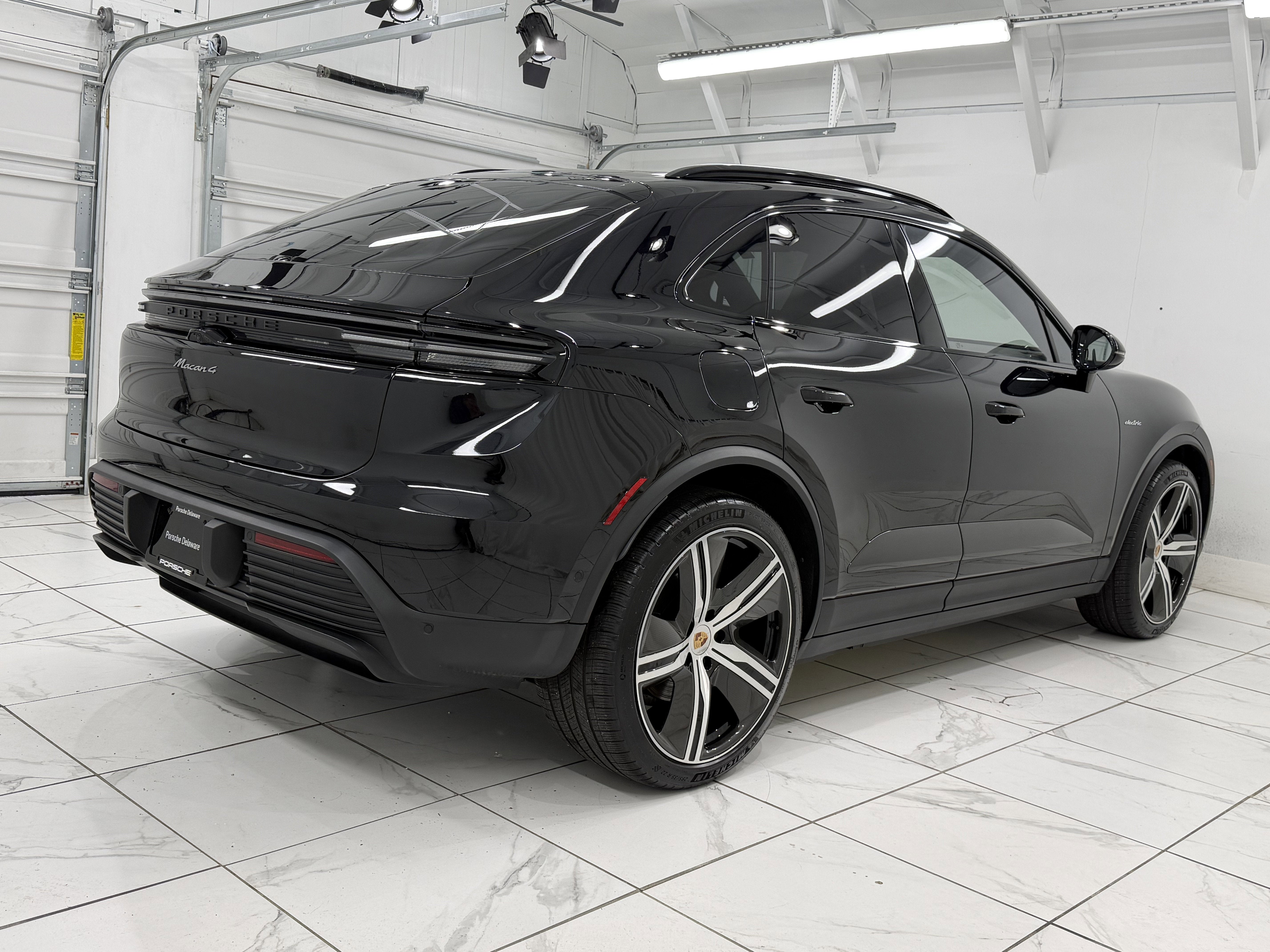 2025 Porsche Macan Electric 4