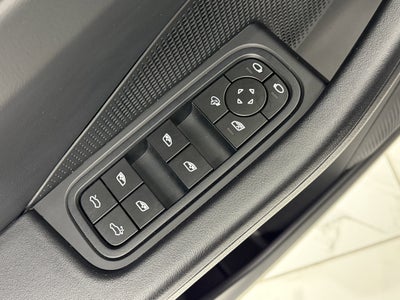 2025 Porsche Macan Electric 4