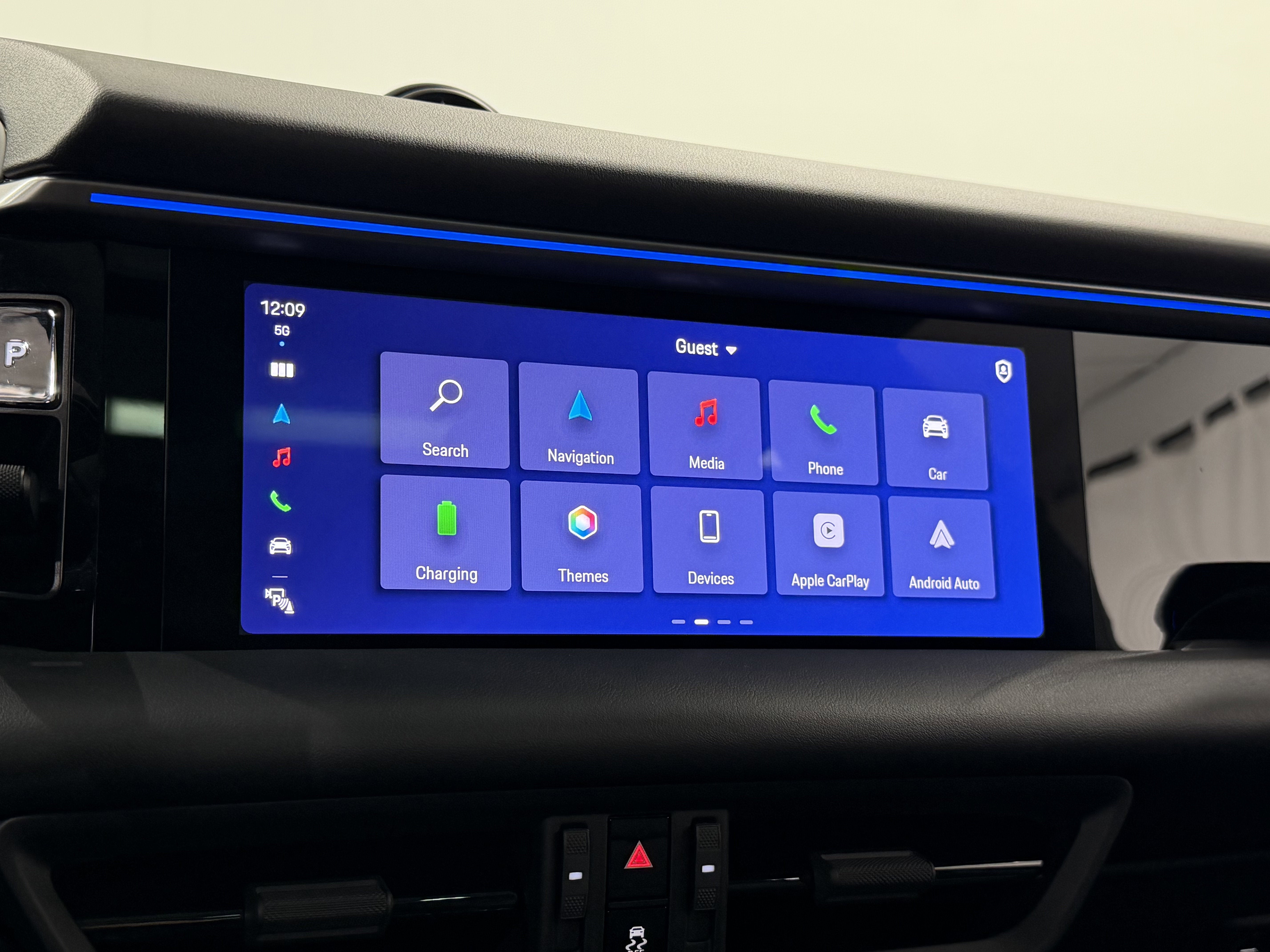 2025 Porsche Macan Electric 4