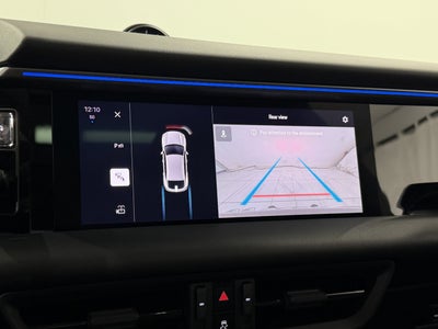 2025 Porsche Macan Electric 4