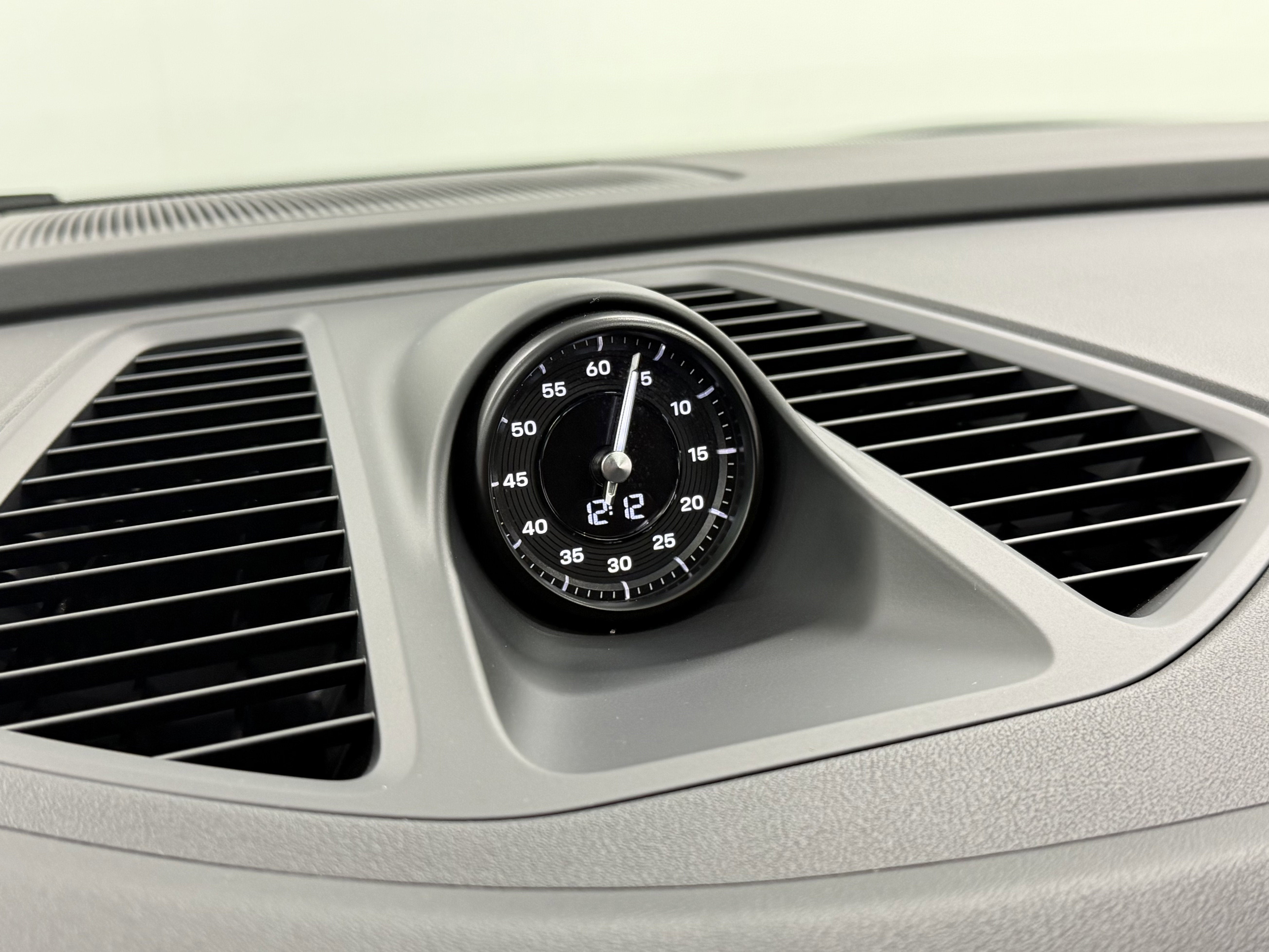 2025 Porsche Macan Electric 4