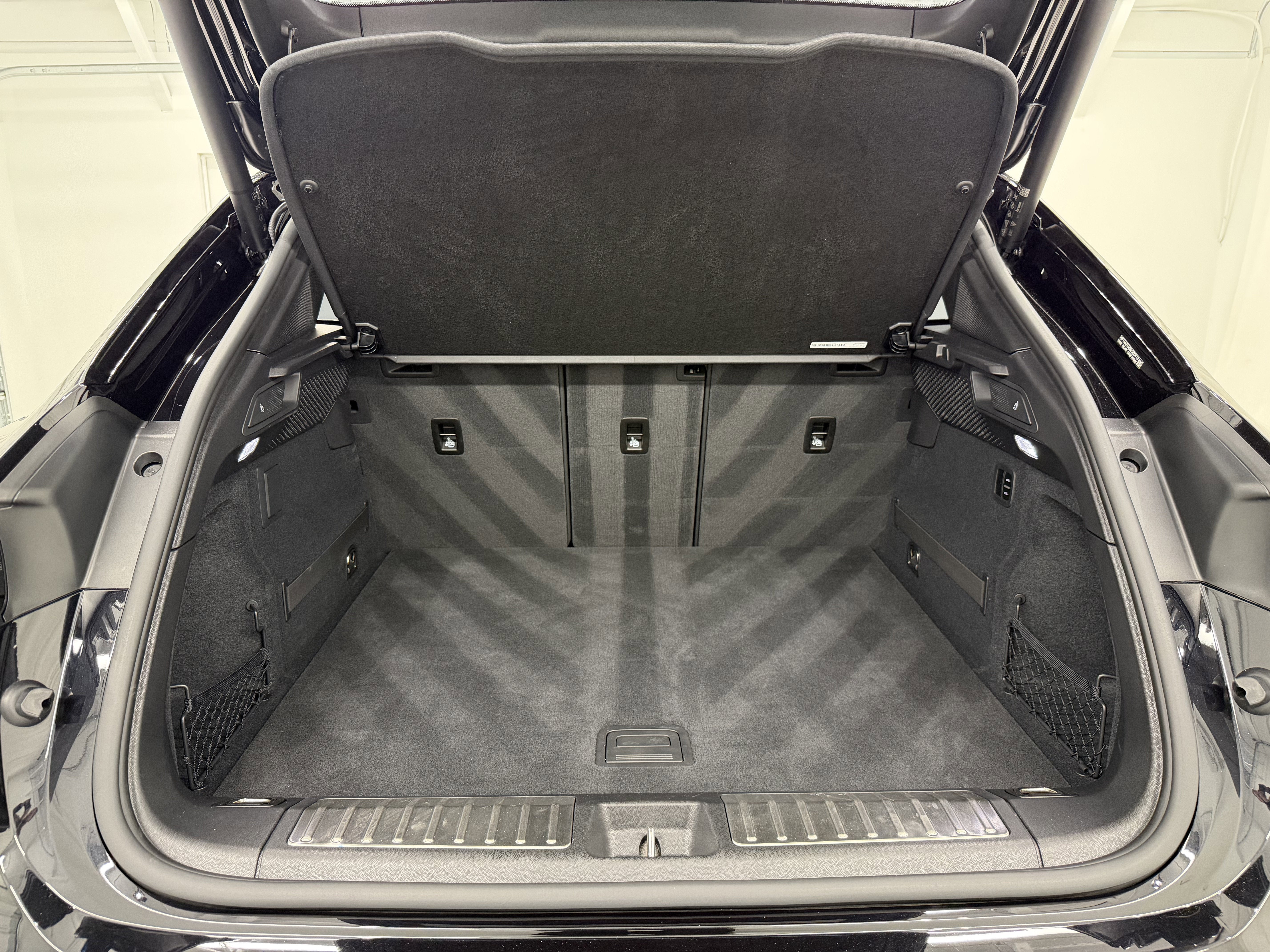 2025 Porsche Macan Electric 4