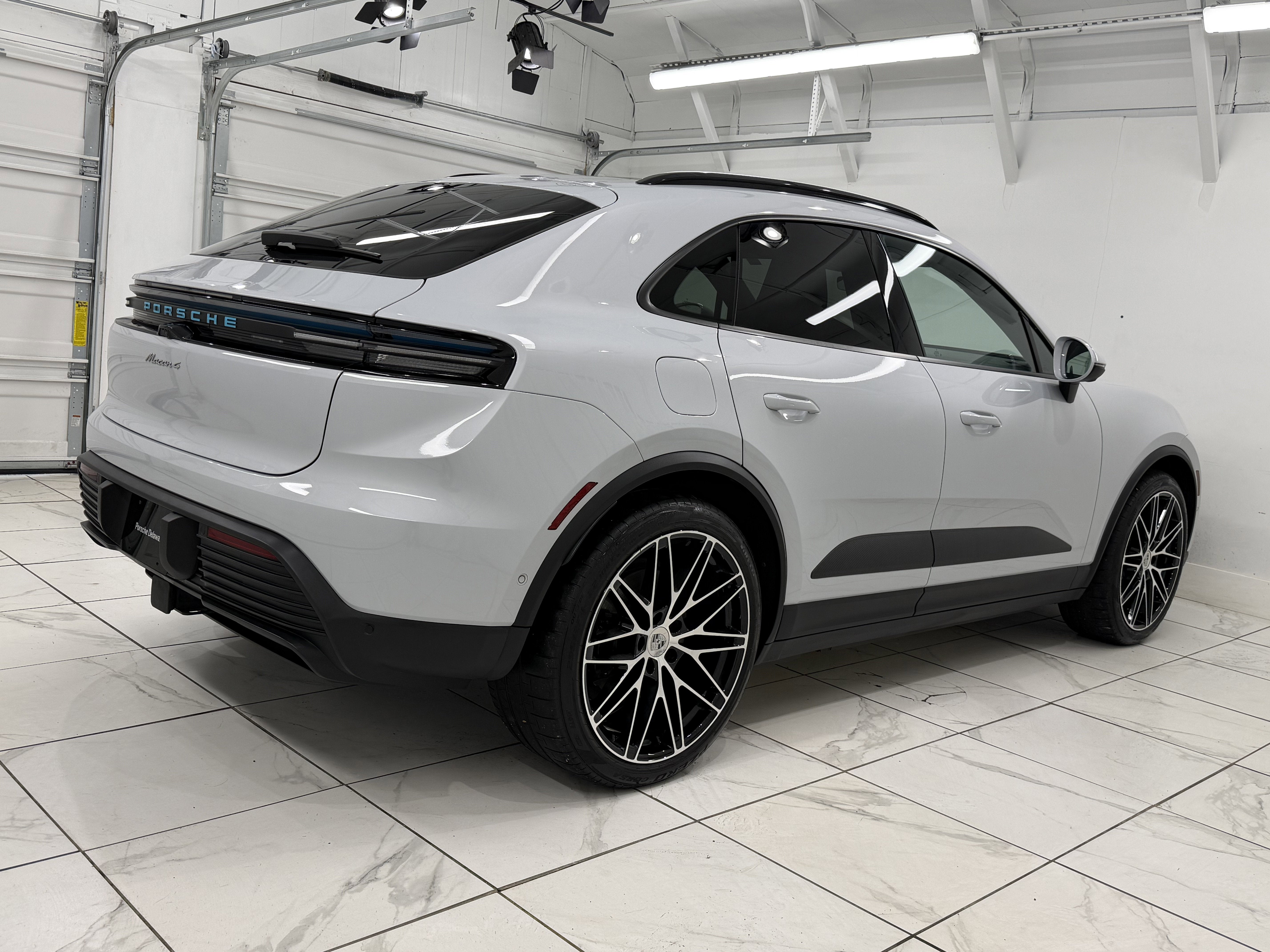 2024 Porsche Macan Electric 4
