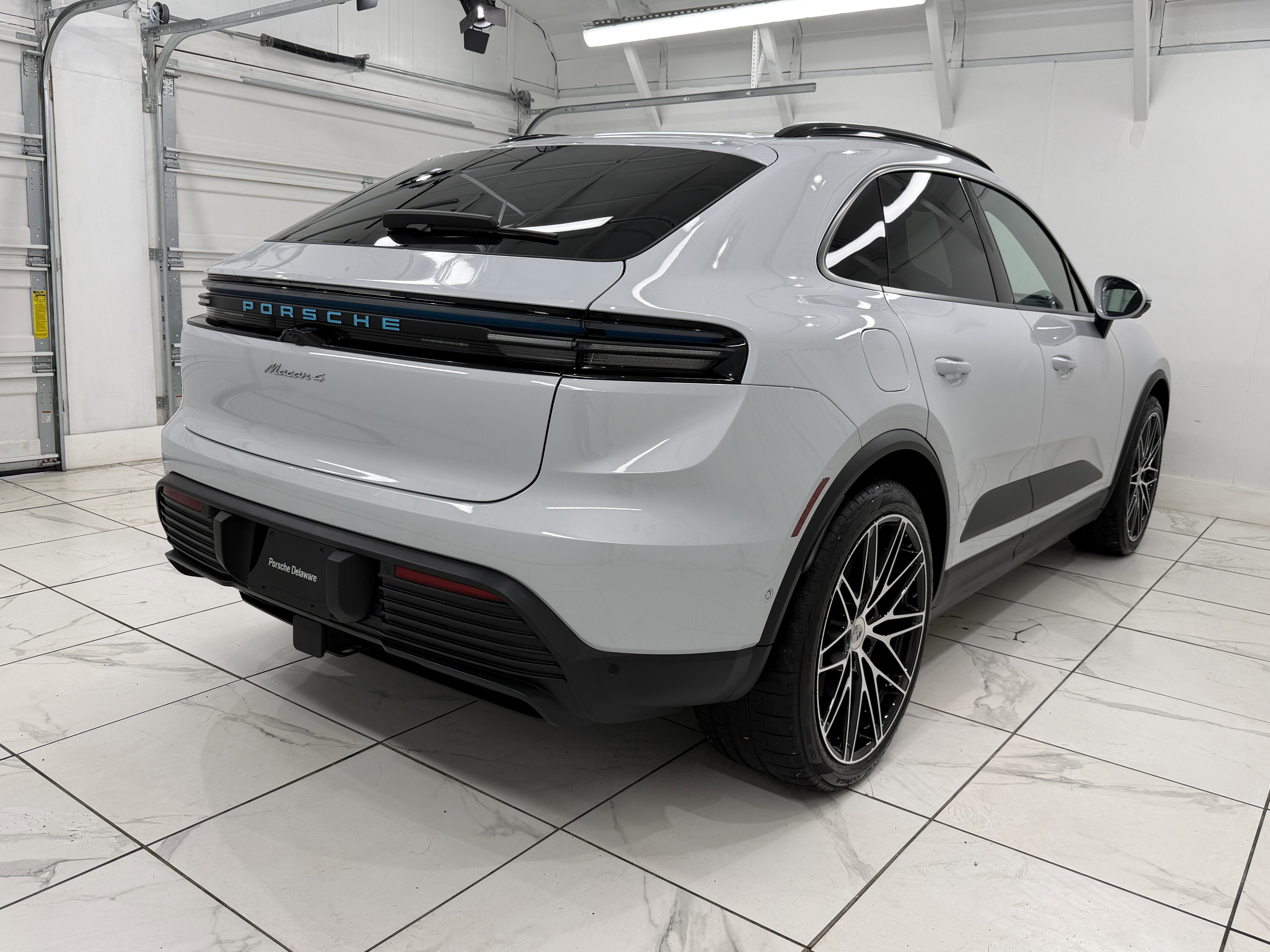 2024 Porsche Macan Electric 4