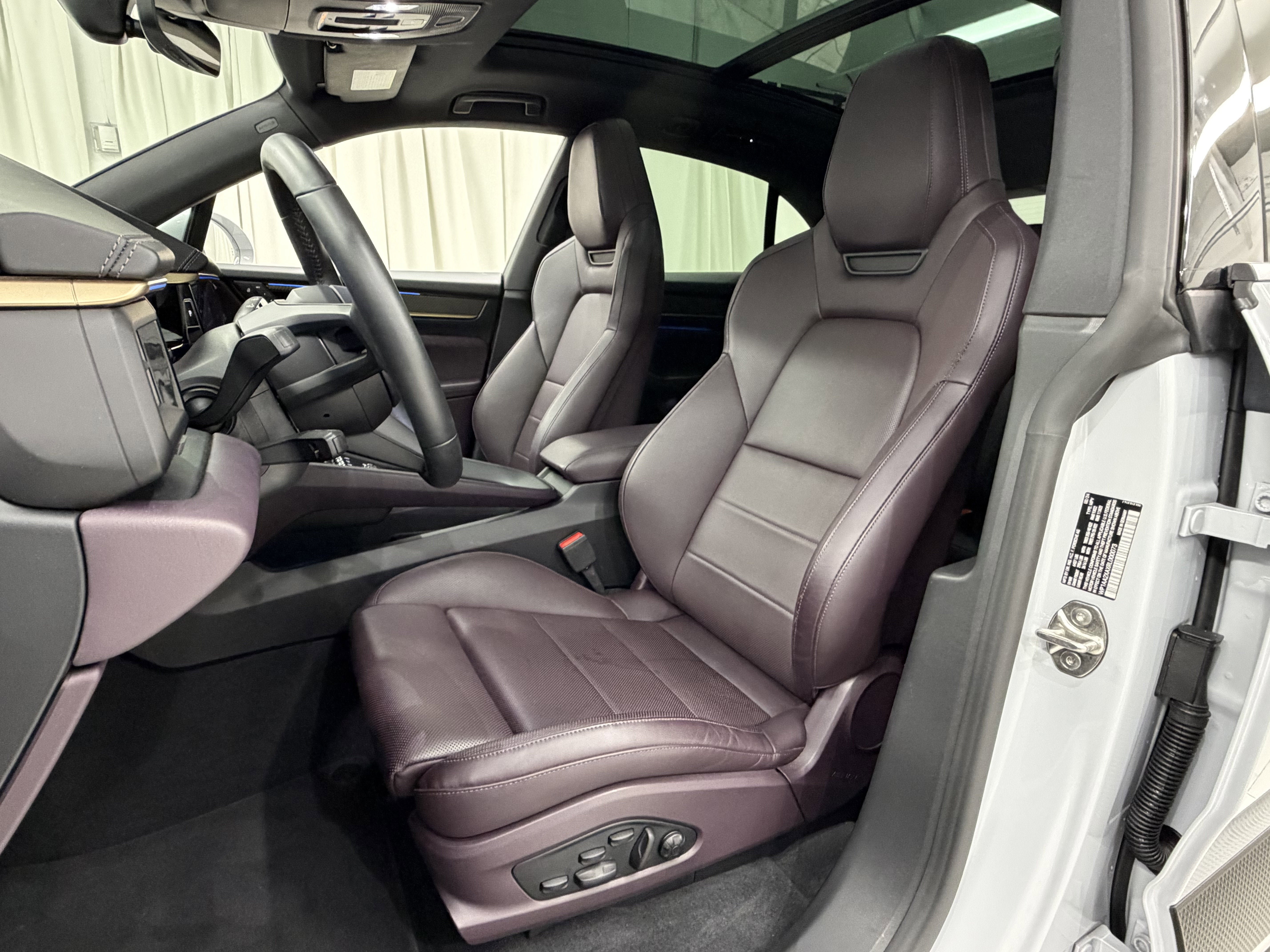 2024 Porsche Macan Electric 4