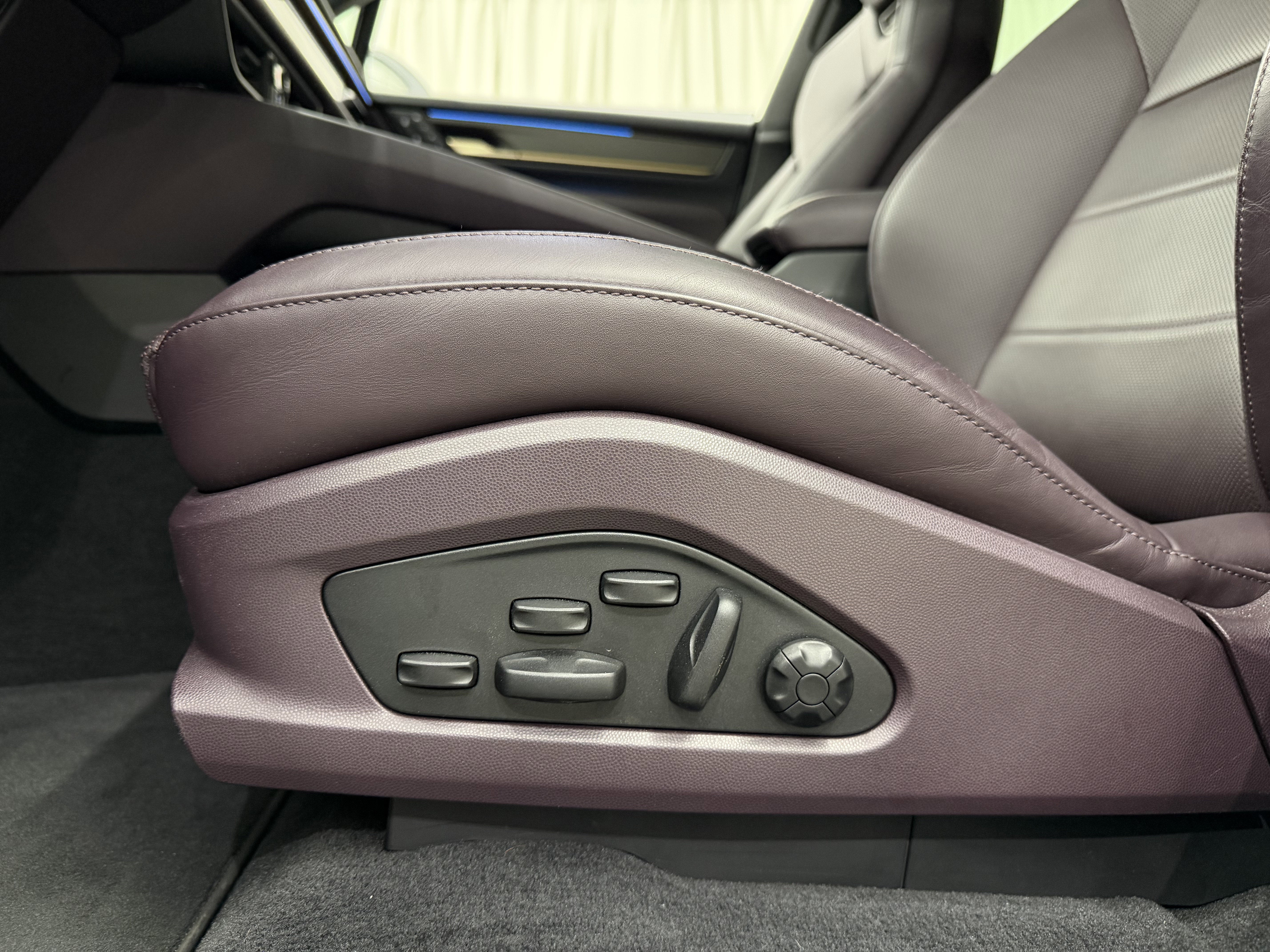 2024 Porsche Macan Electric 4