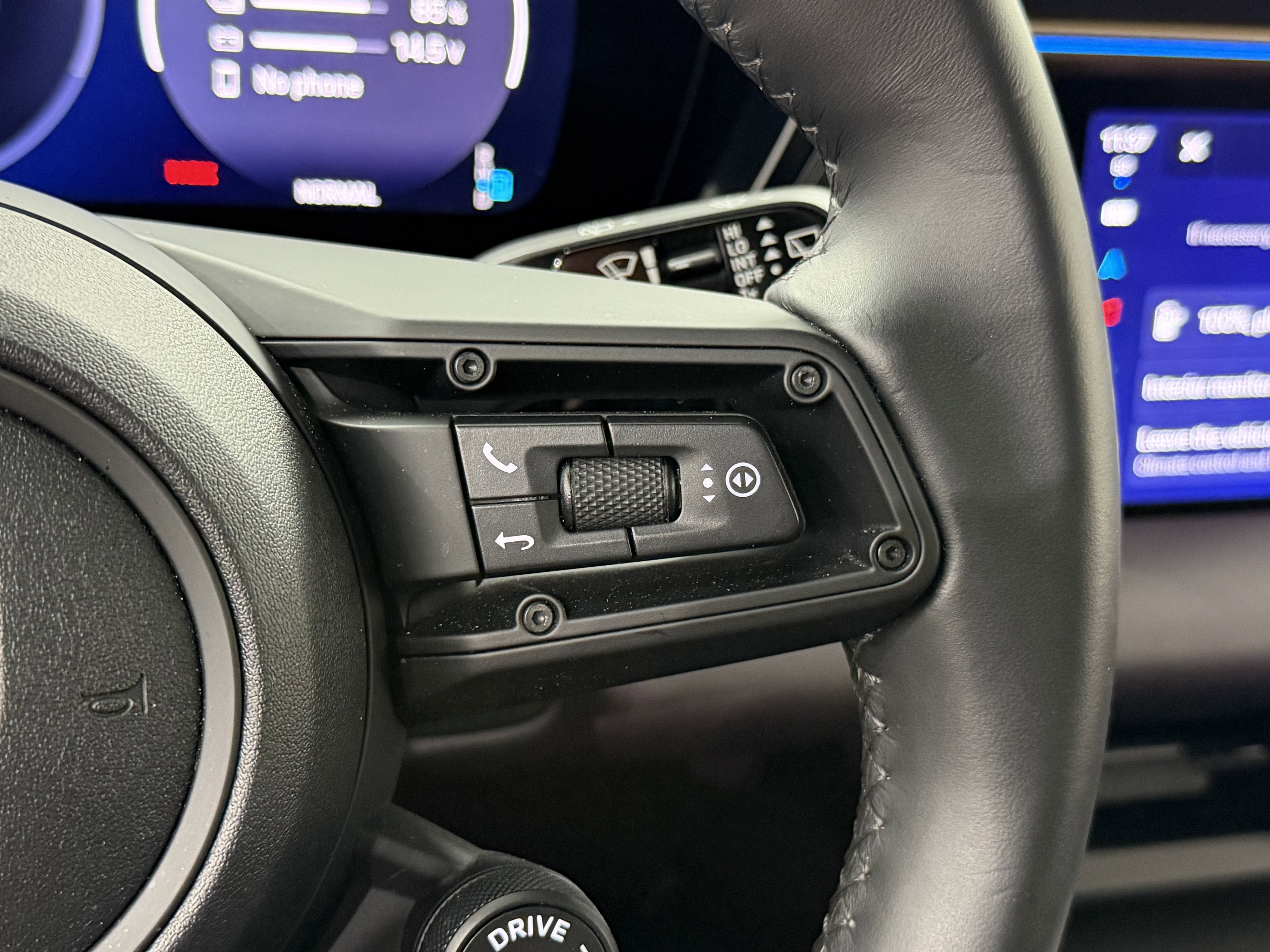 2024 Porsche Macan Electric 4