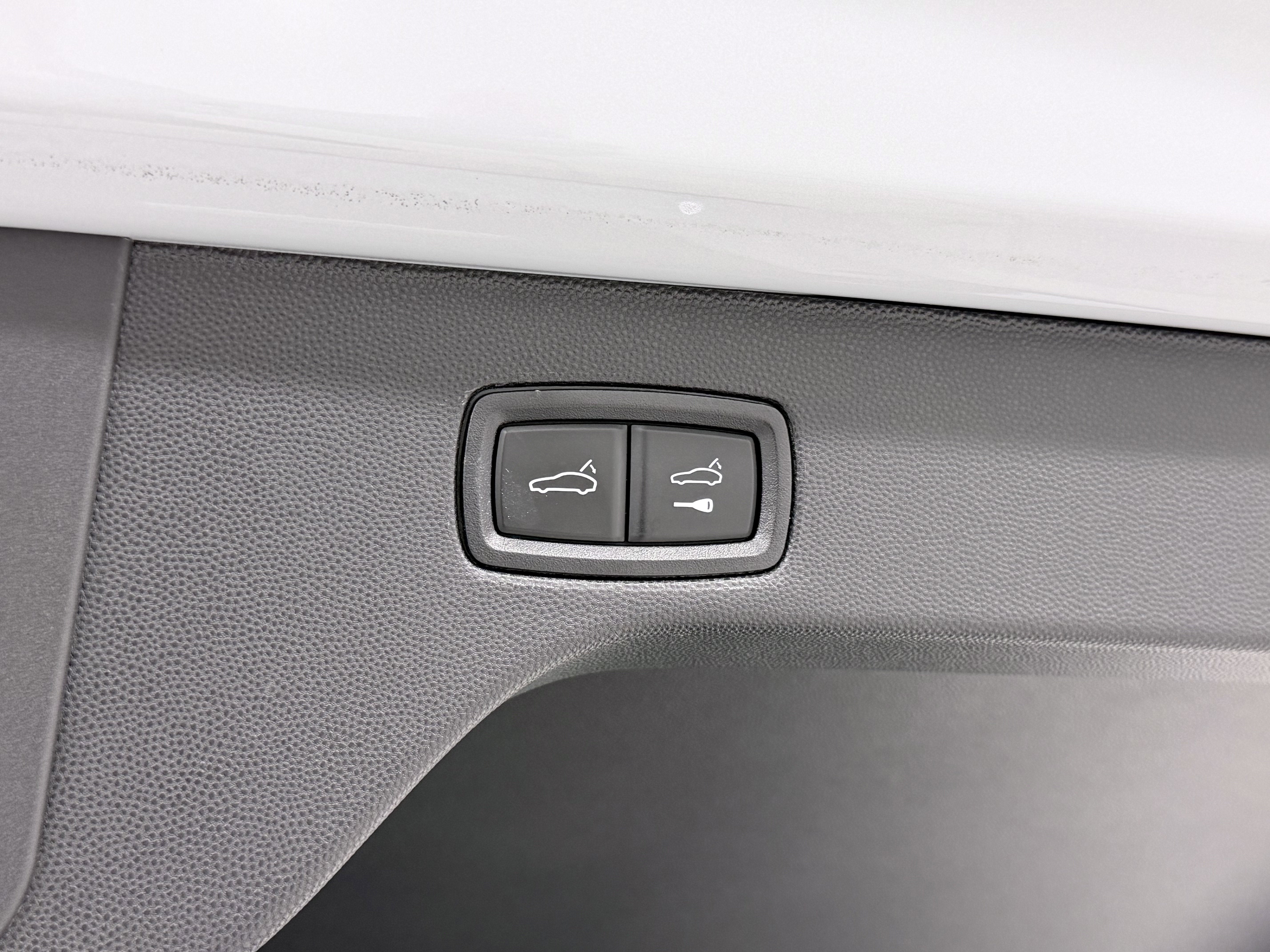 2024 Porsche Macan Electric 4