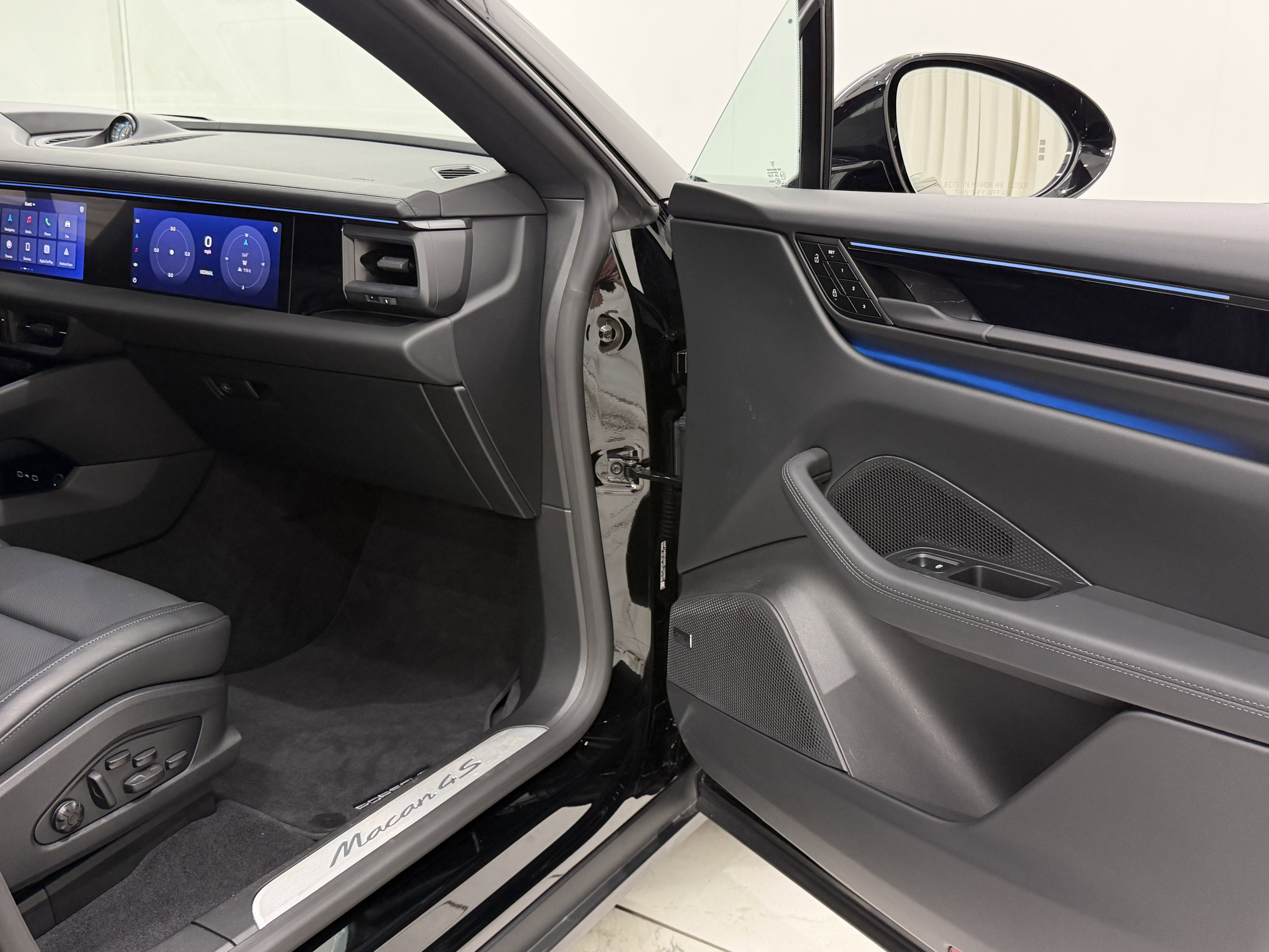 2025 Porsche Macan Electric 4S