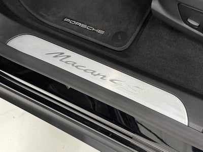 2025 Porsche Macan Electric 4S