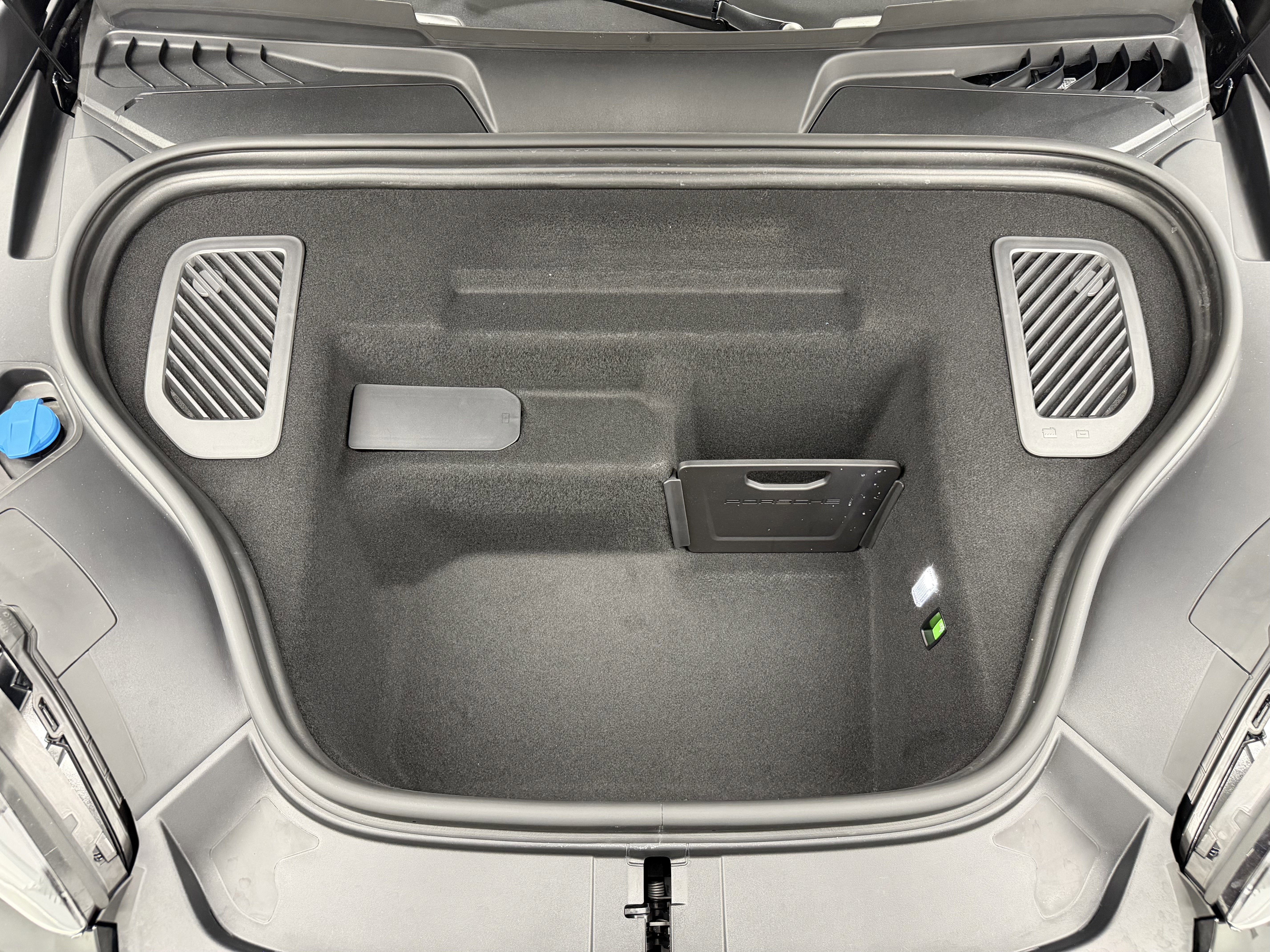 2025 Porsche Macan Electric 4S