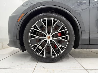 2025 Porsche Macan Electric 4S