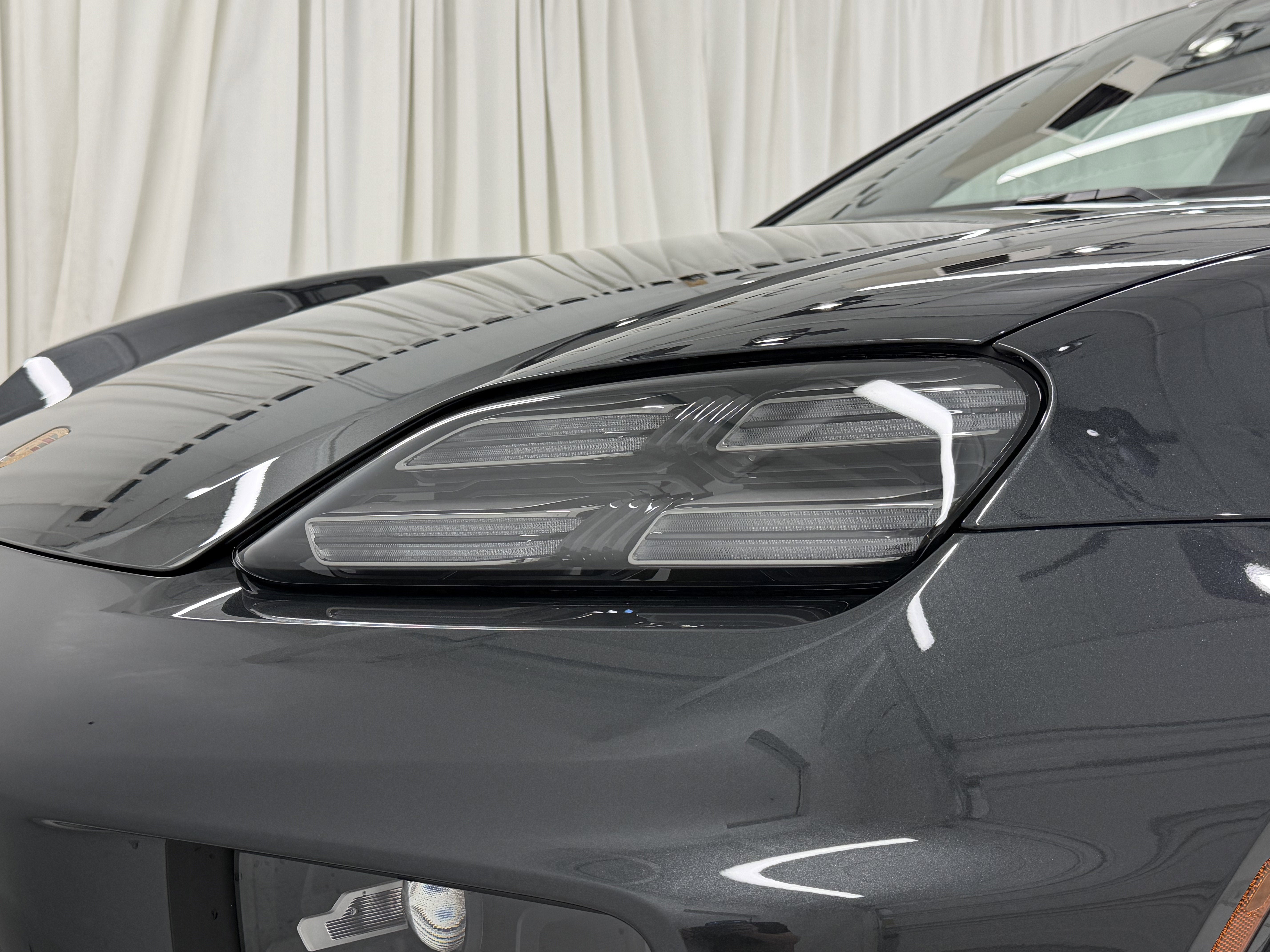 2025 Porsche Macan Electric 4S
