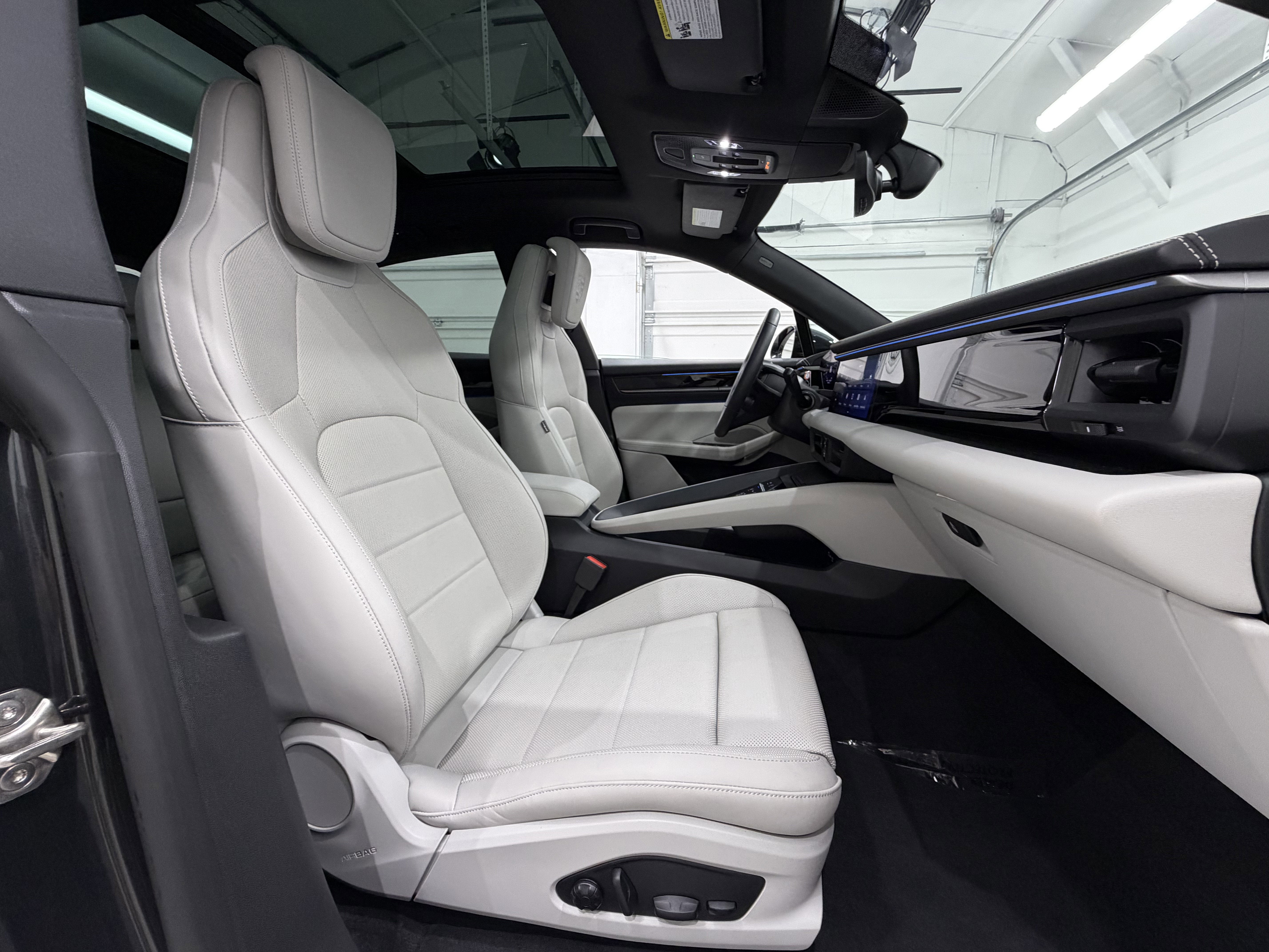 2025 Porsche Macan Electric 4S