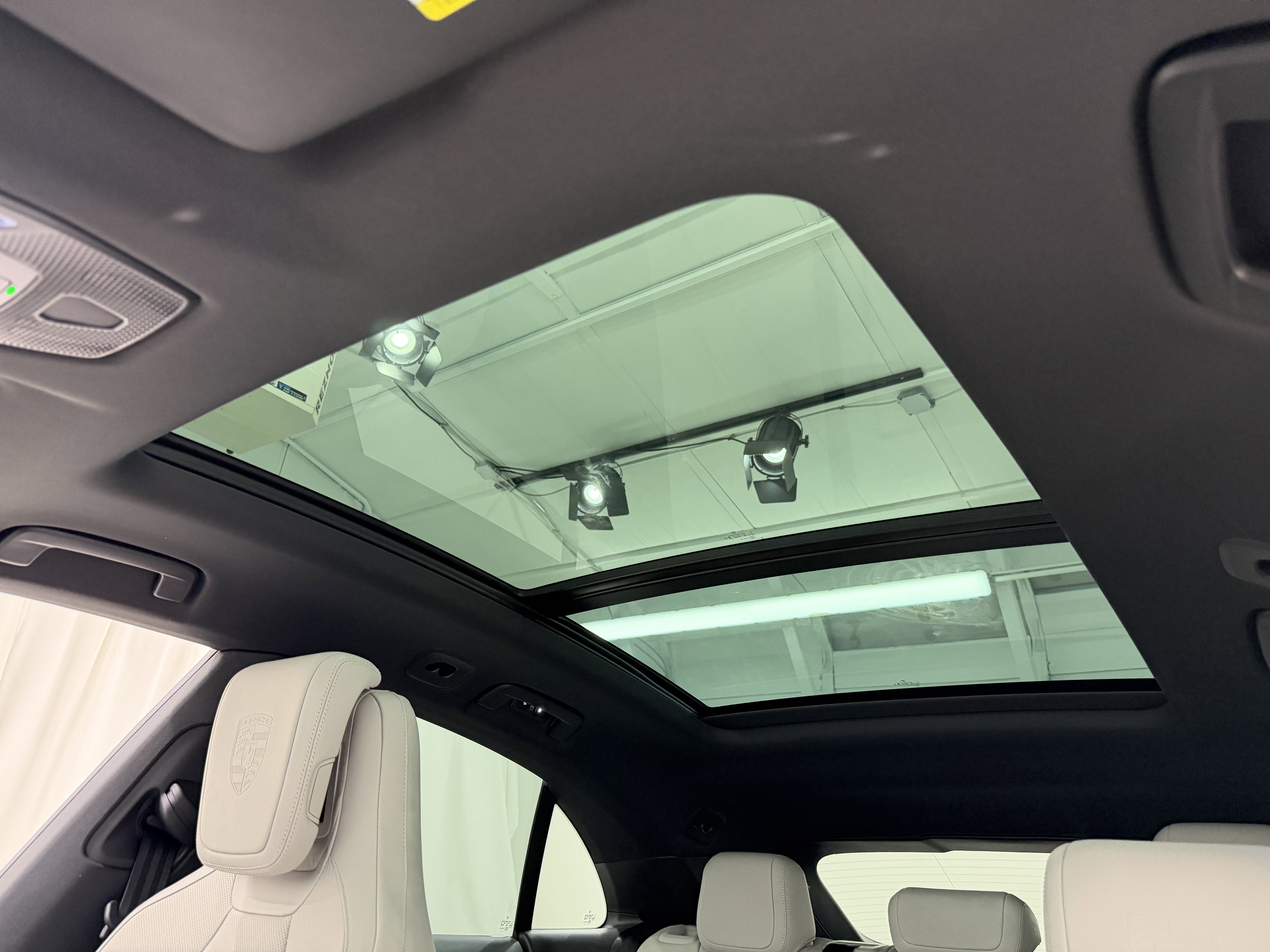 2025 Porsche Macan Electric 4S