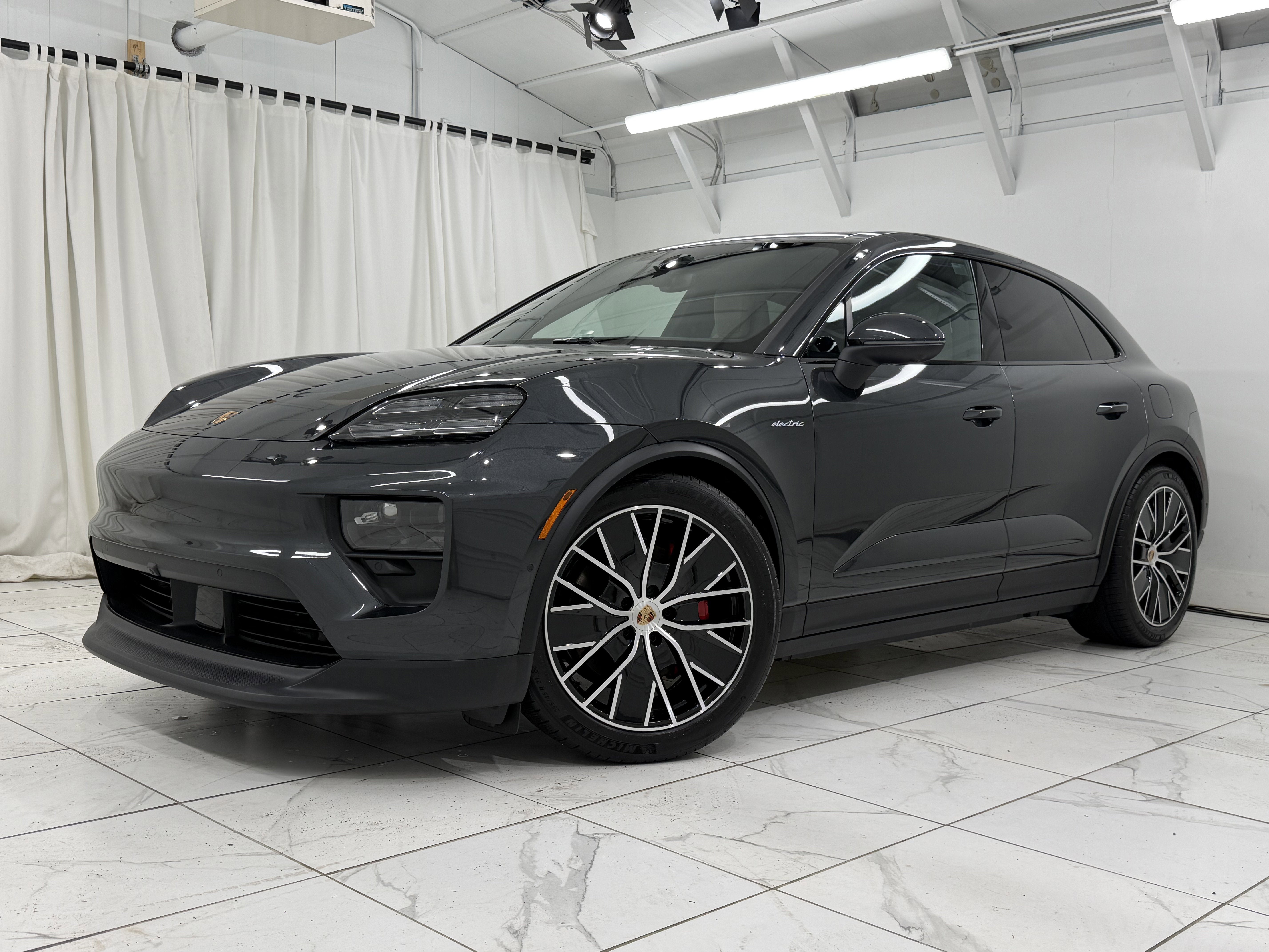 2025 Porsche Macan Electric 4S