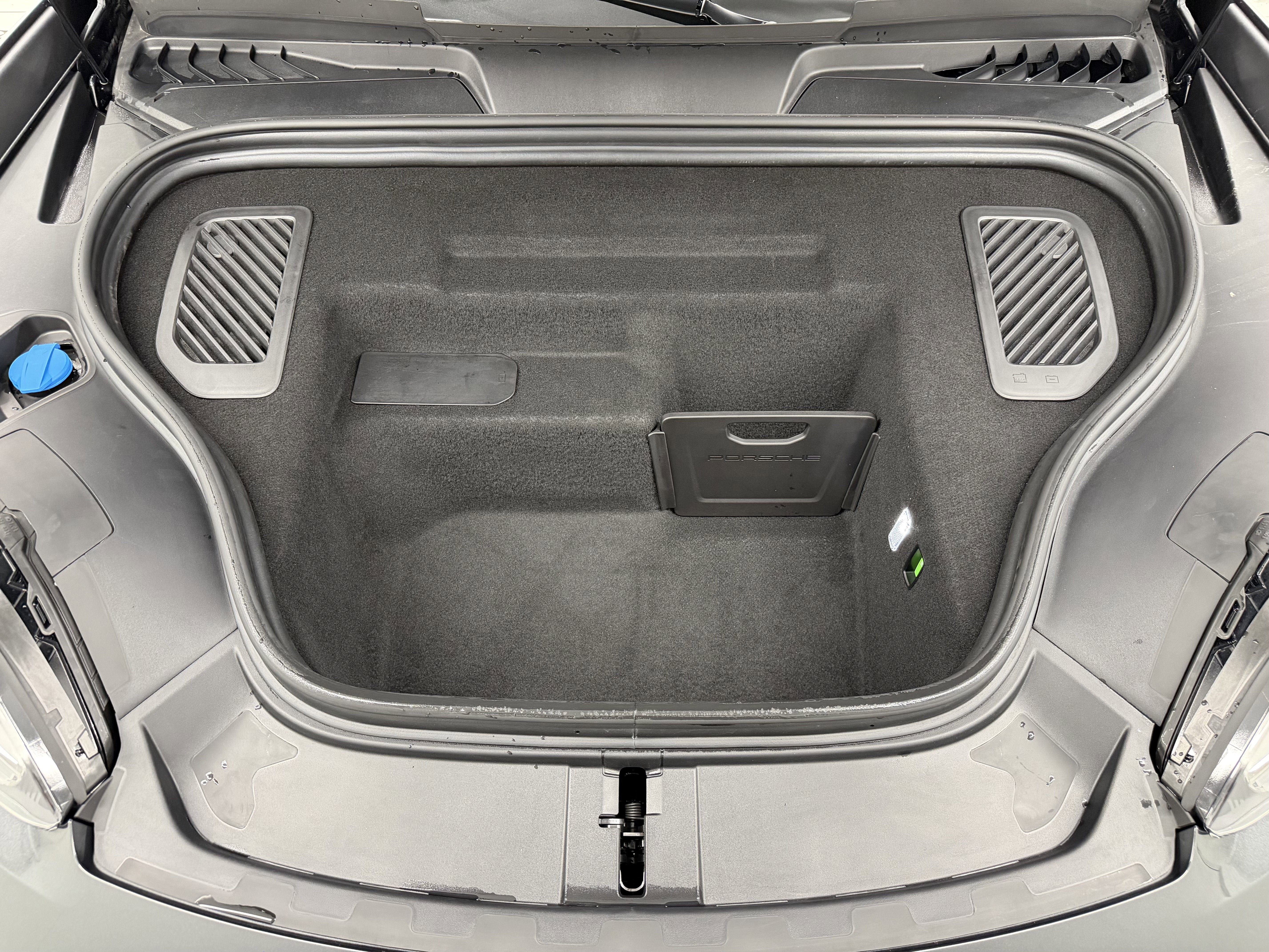 2025 Porsche Macan Electric 4S