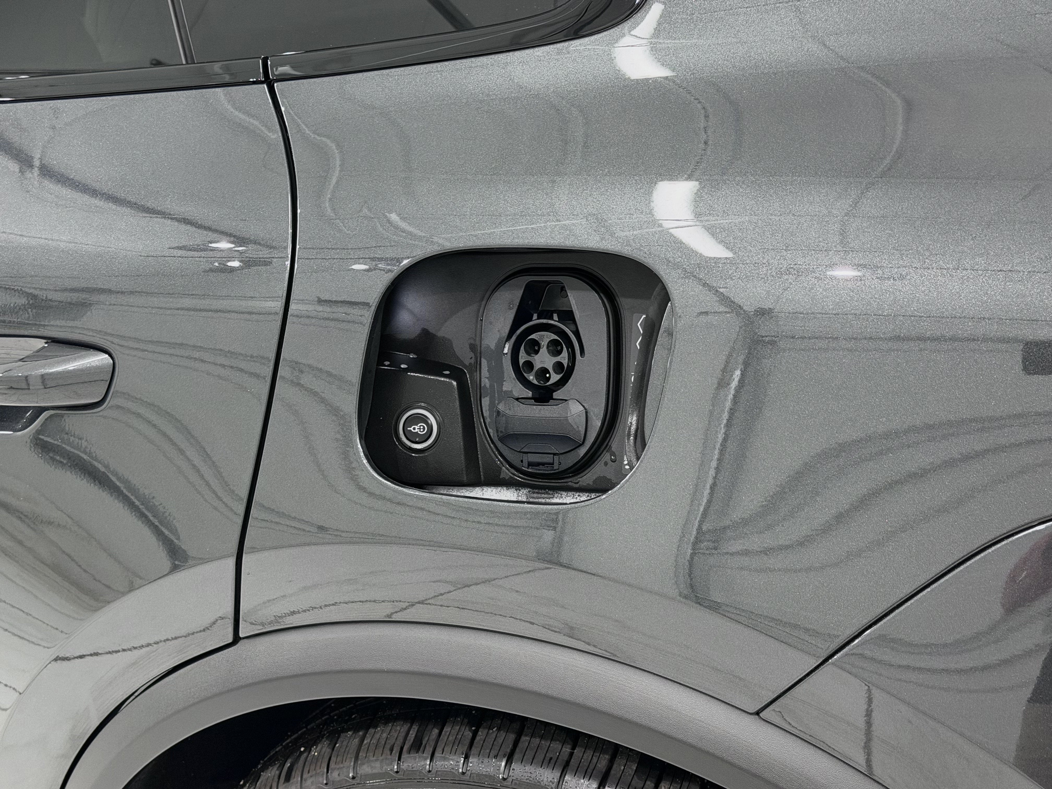 2025 Porsche Macan Electric 4S