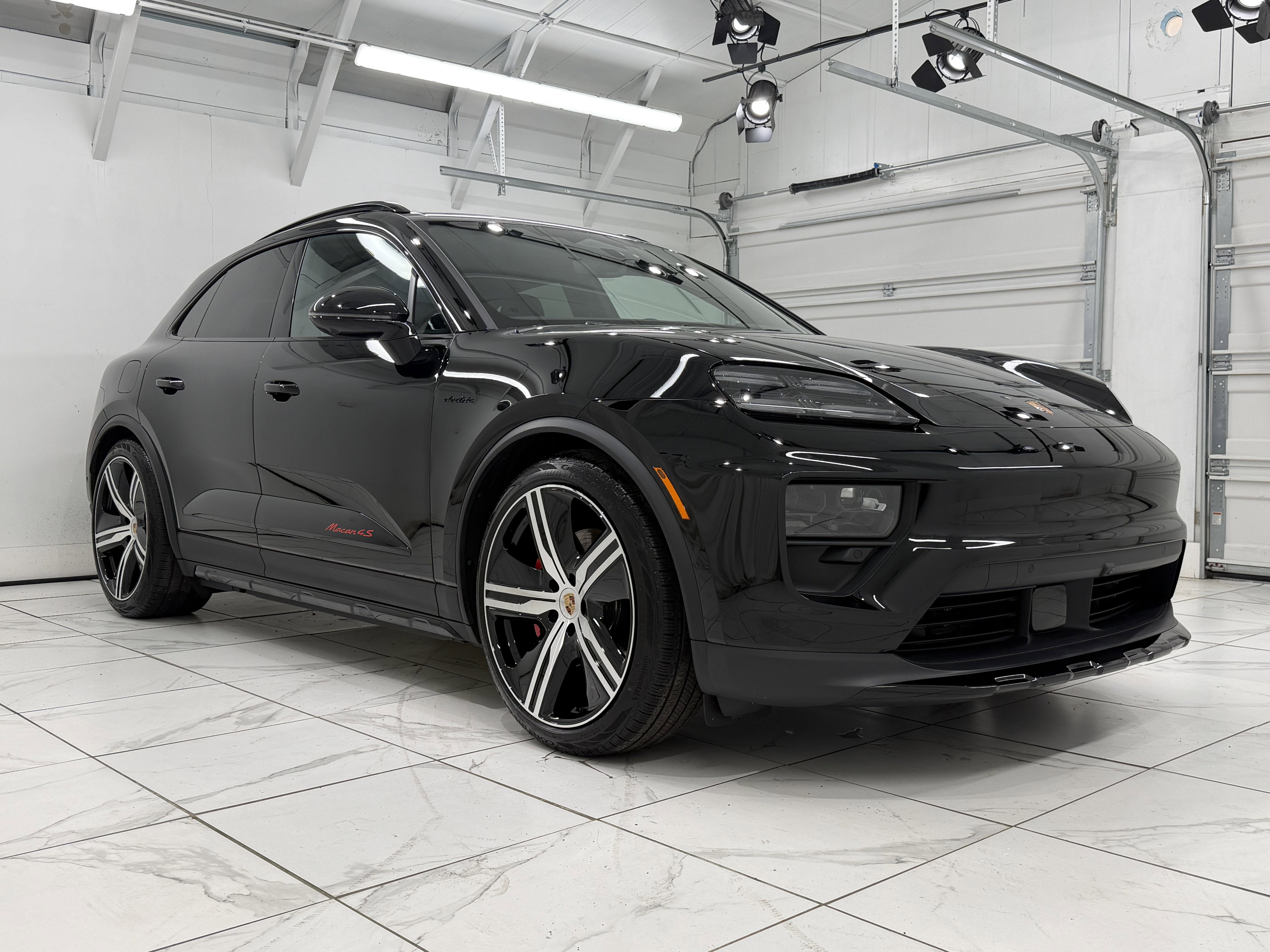 2025 Porsche Macan Electric 4S