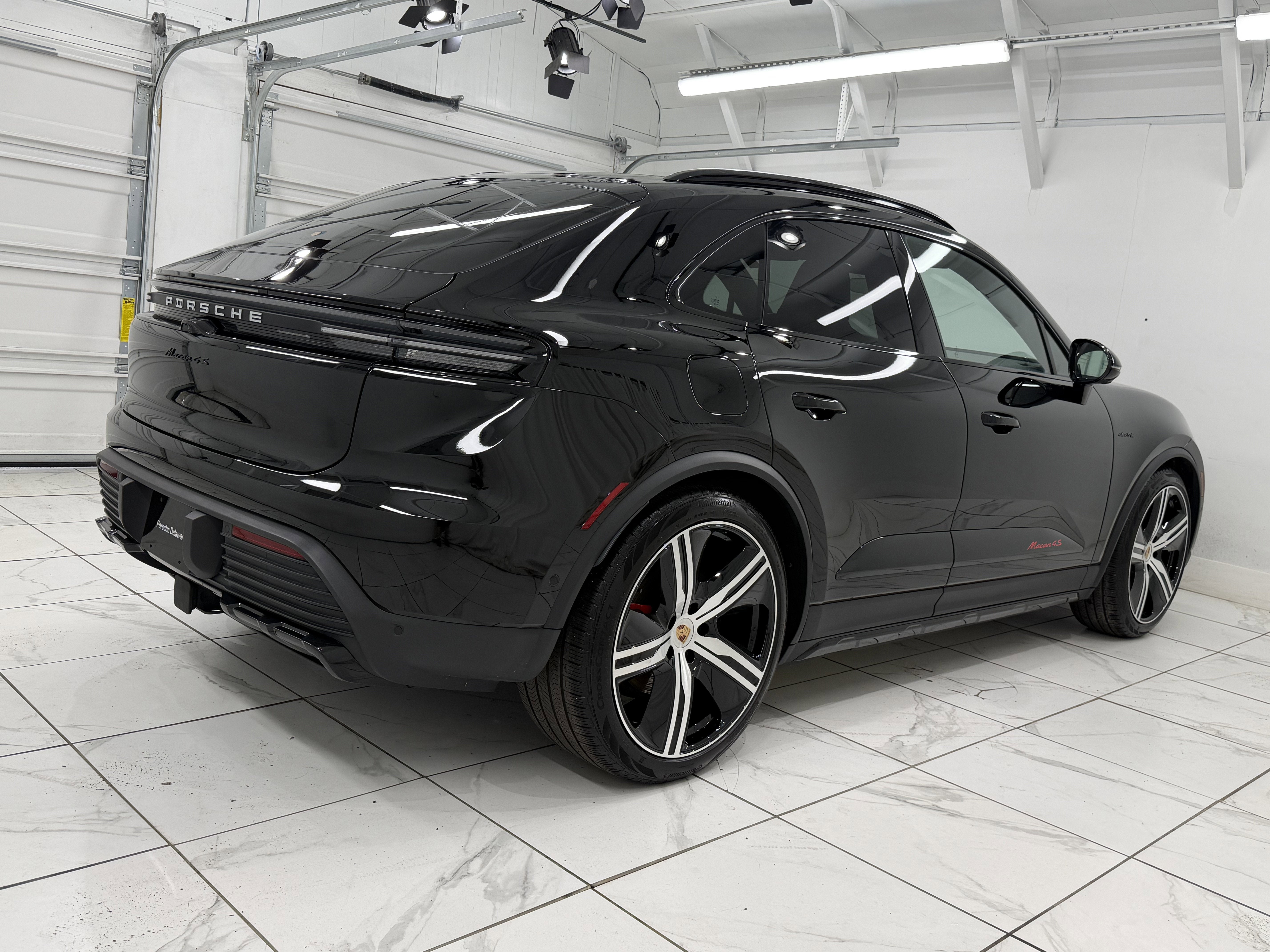 2025 Porsche Macan Electric 4S
