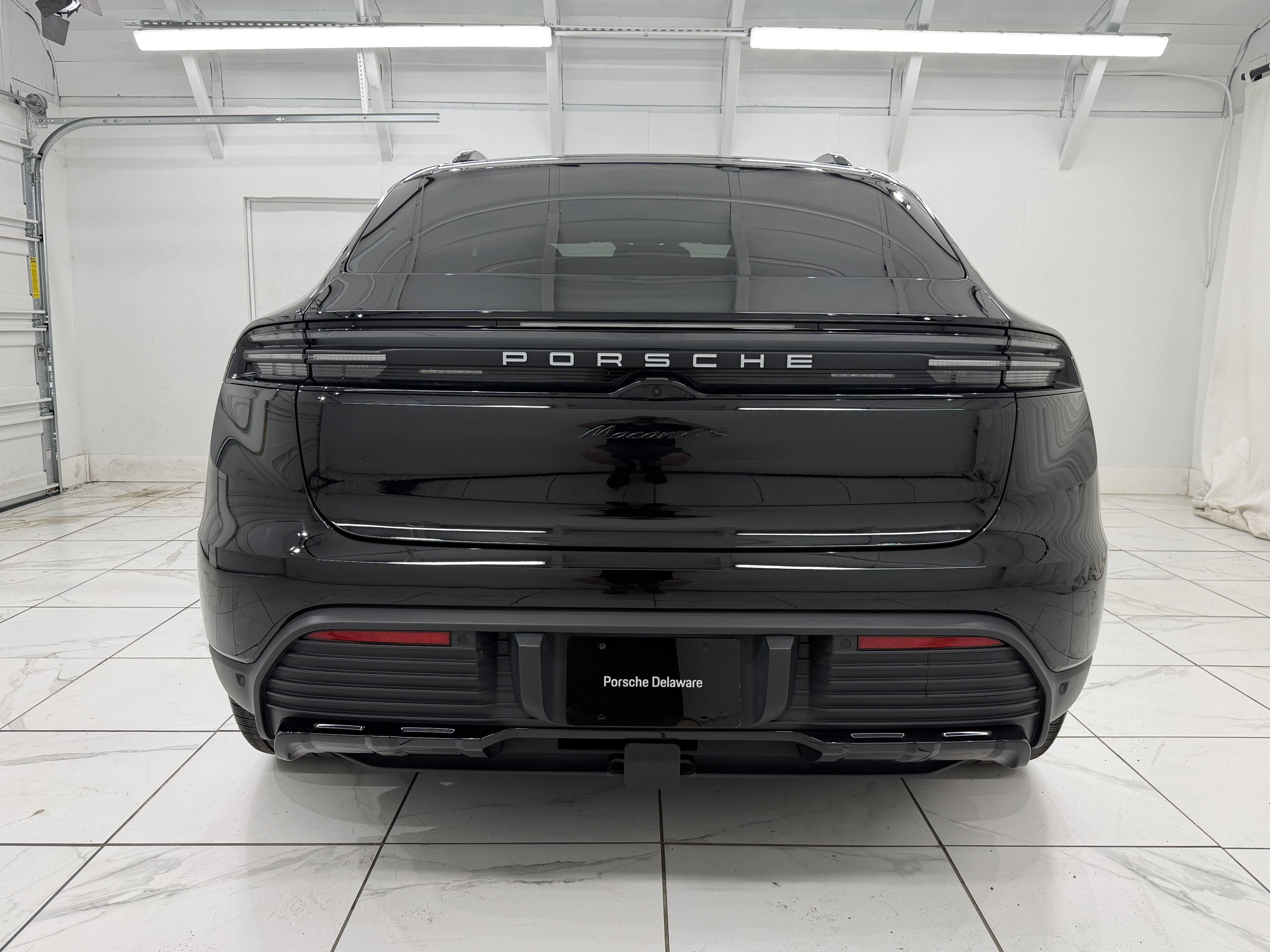 2025 Porsche Macan Electric 4S