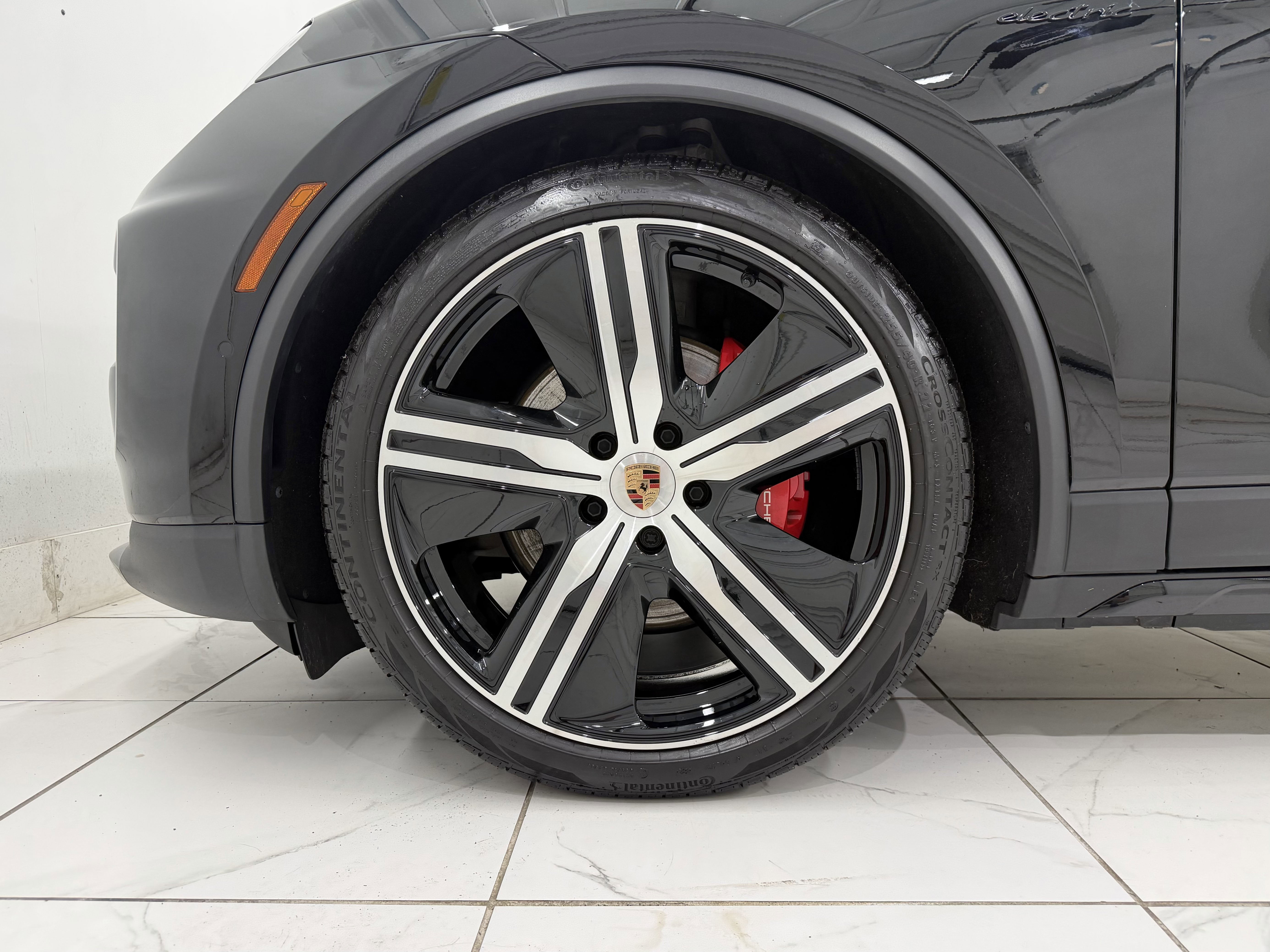2025 Porsche Macan Electric 4S